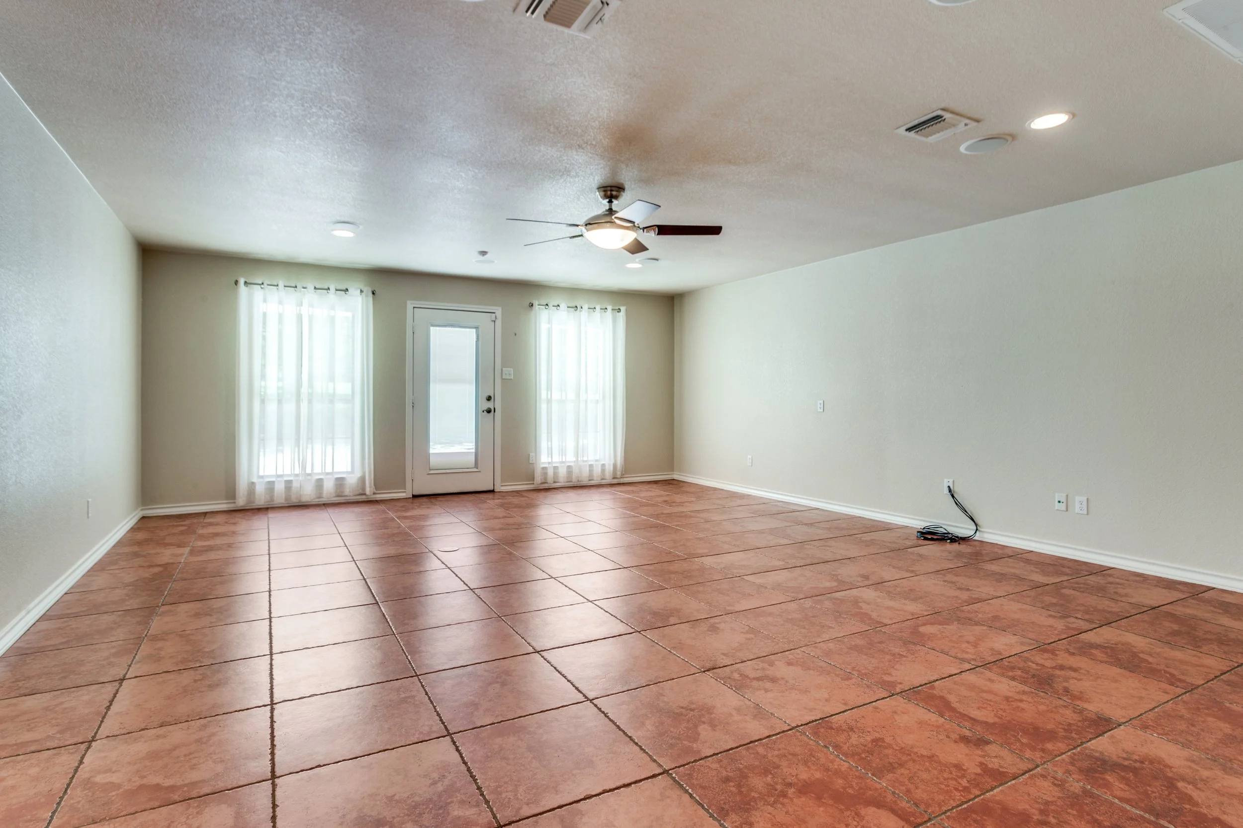 4100-rawleigh-dr-benbrook-tx-76126-High-Res-16.jpg