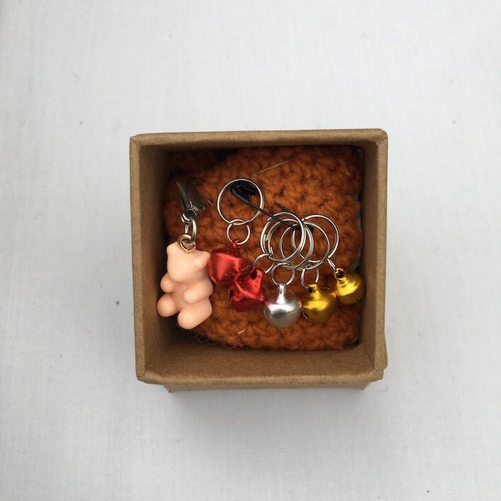 https://i.etsystatic.com/9238221/r/il/90cf7f/4493079647/il_fullxfull.4493079647_ldrn.jpg