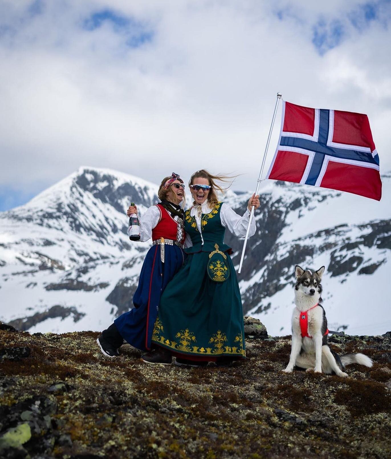 Happy 17th of May Norway! 🇳🇴 @frkasplund @iris_toresdatter_soland #grlshred