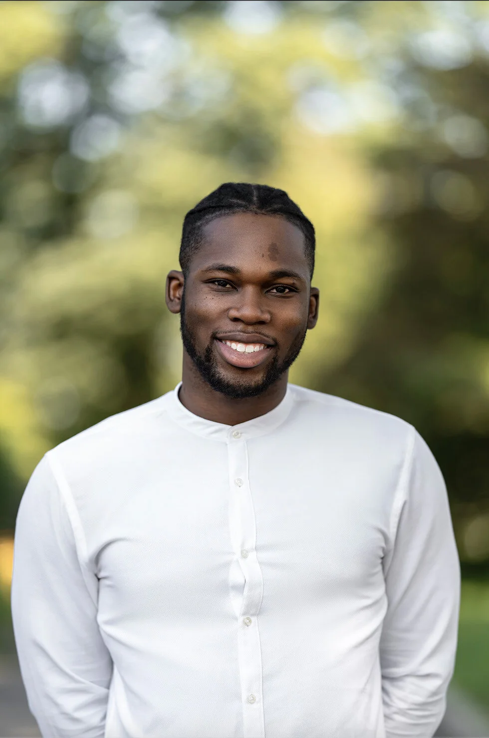 shola author photo.jpg