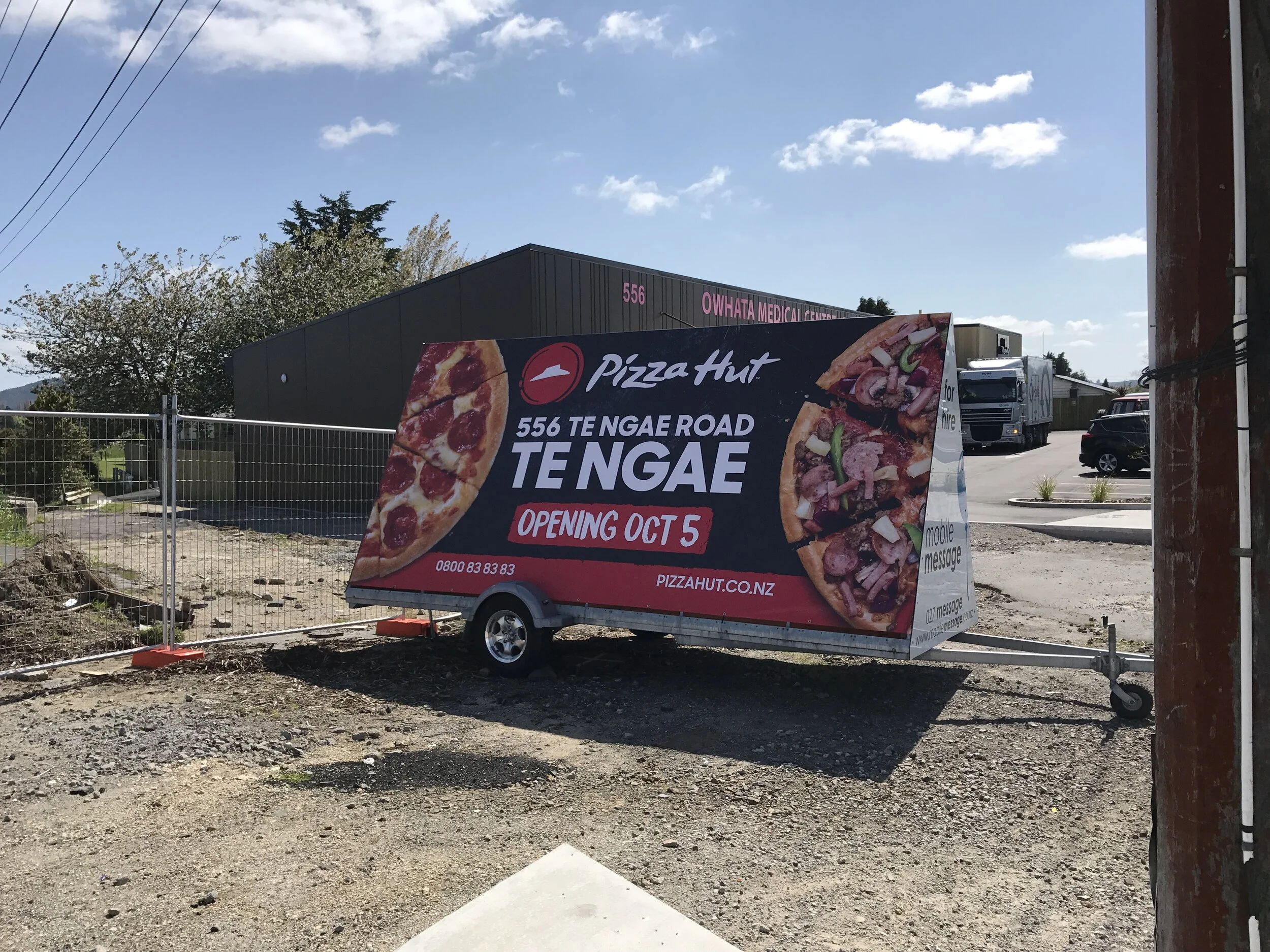 Pizza Hutt (5).JPG