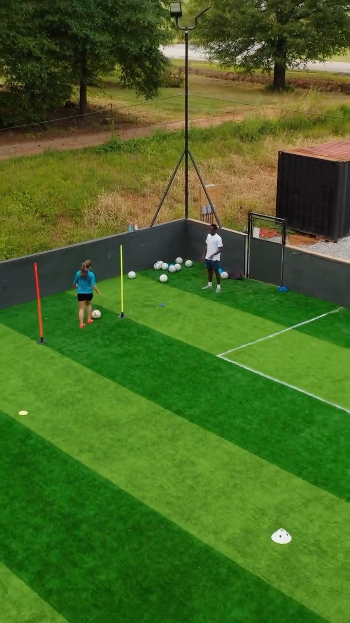 Players locked in 🔒
Train with us at 360 Soccer and experience top level attention to detail, technical adjustments for players to master the ball. Guaranteed improvement with one of our coaches, all abilities all ages welcome. 🌟
Try an intro se