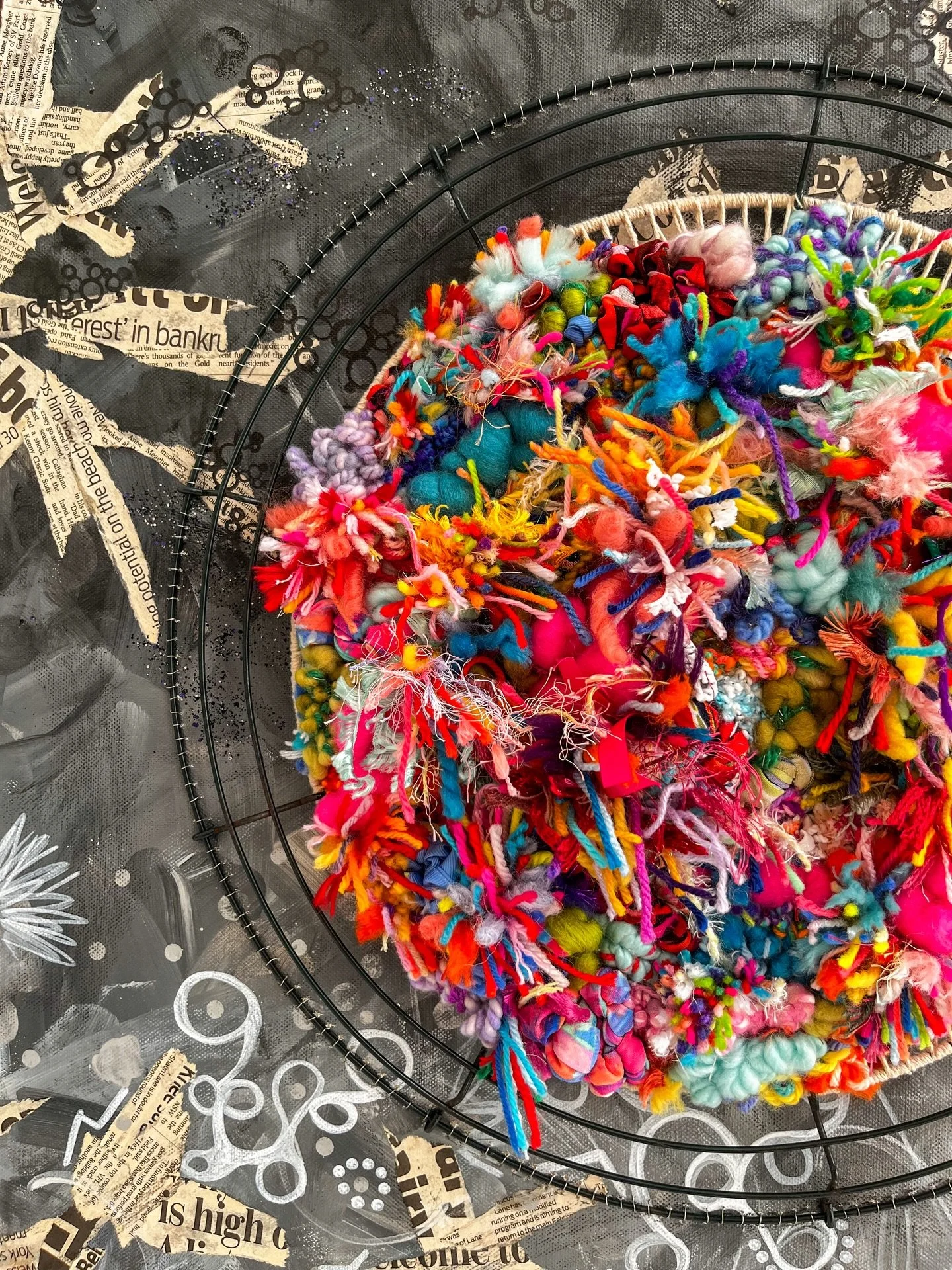 A reminder that even in heavy moments, colour still exists ✨🌈

&ldquo;Refocus&rdquo; contrasts the weight of negativity with the vitality of hope, examining how life&rsquo;s chaotic momentum can distract us from noticing the positive. Monochrome pai