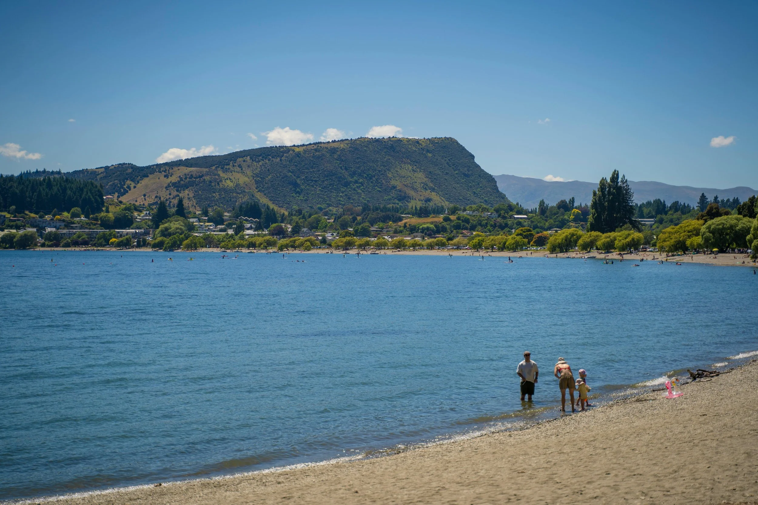 Upper Clutha’s two-tiered economy comes into stark contrast at Christmas