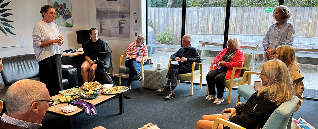 Paws, People and Connection: Outreach Therapy Pets Comes to Community Link