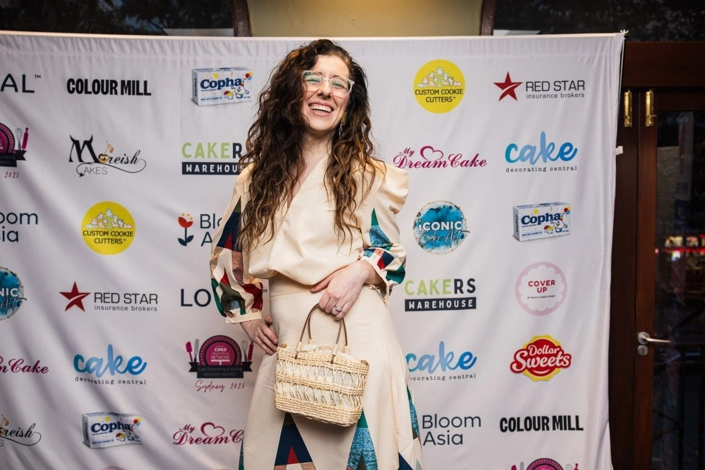 ❤️ What a night! I got to do one of my favourite things again, and that's announcing the Cupcake Artist Of The Year at the @australiancakedecoratingnet Industry Awards ✨🏆
A huge congrats to @blossomandbloomfloralcupcakes for winning this award 👏 ?