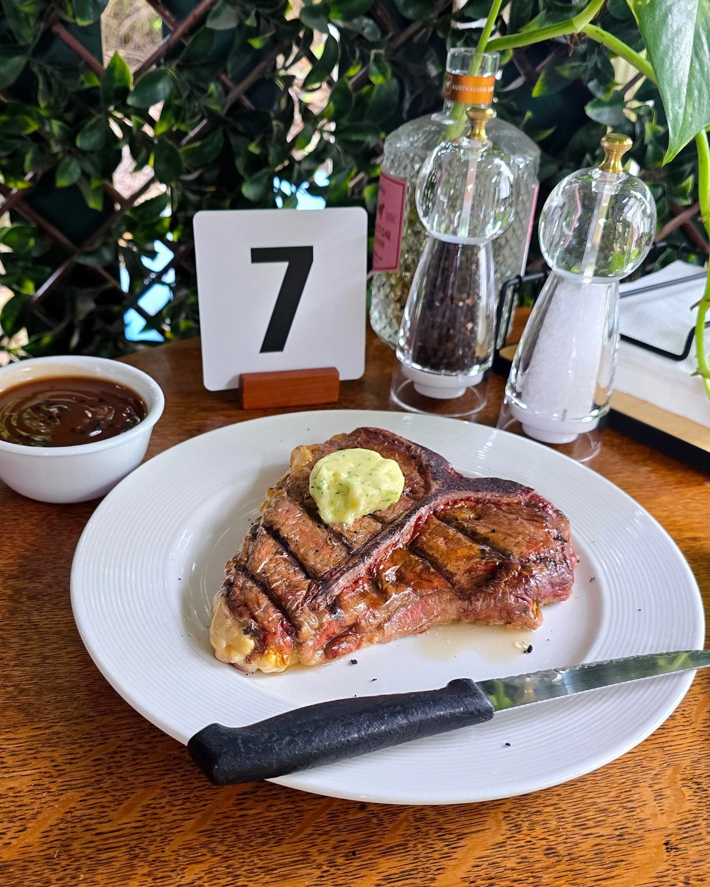 🥩 🍰  Nobody orders steak for dessert...UNTIL NOW! Because yes, this steak is actually cake (I know, right?). 

The texture on this cake is probably my favourite part of the decorating process. Every detail is hand carved, textured and painted. And 