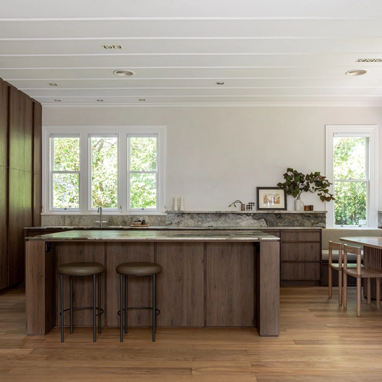 This space from a recent Ponsonby architectural renovation combines warm tones, clean detailing and quality finishes to create the heart of the home.

Contact:
📍 Auckland | Mangawhai | Whangarei | Waiheke Island
📞 +64 27 544 5337
🌐 bhconstruction.