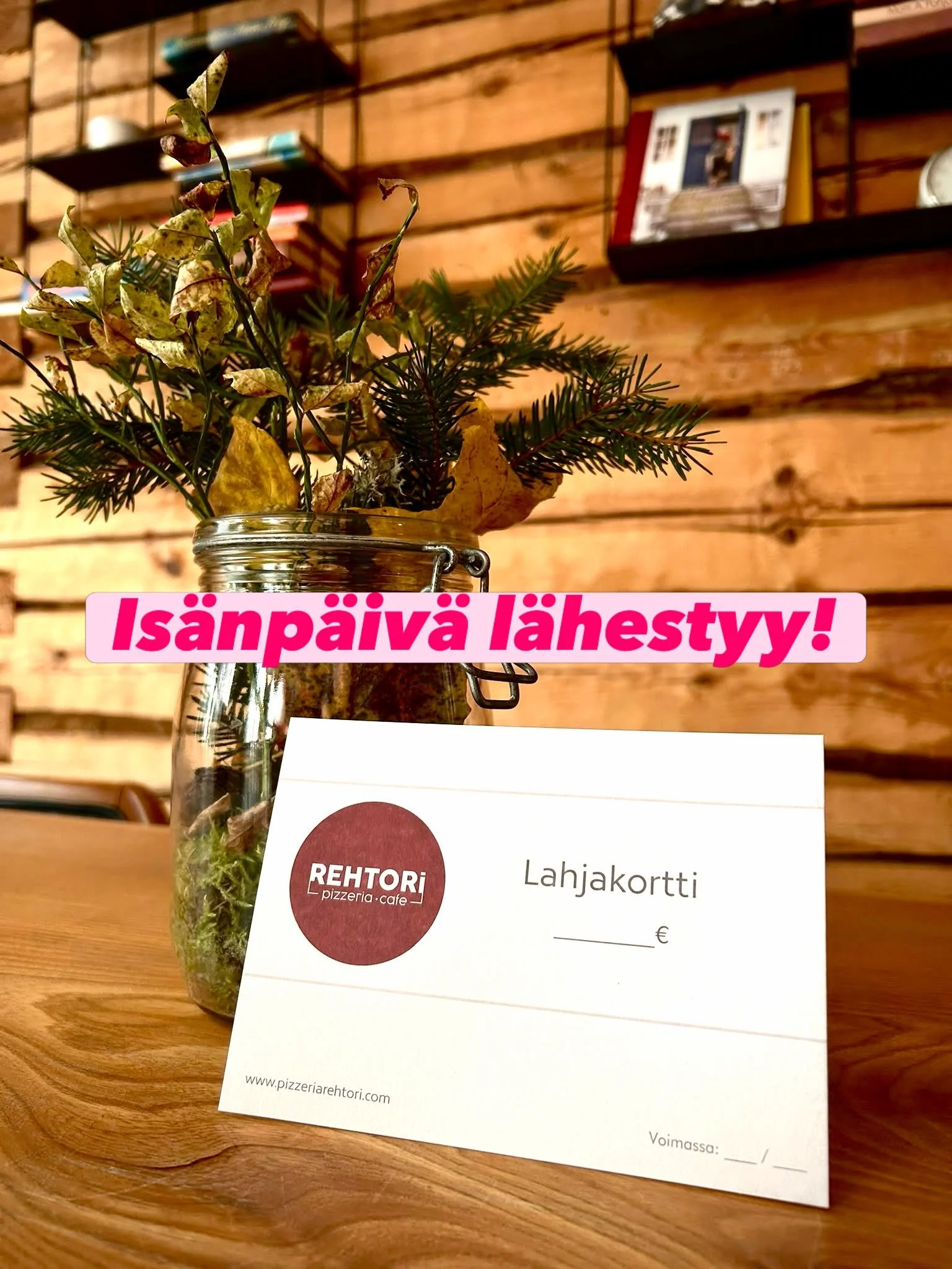 Is&auml;np&auml;iv&auml; l&auml;hestyy ja pari juttua siihen liittyen. Ensinn&auml;kin yll&auml;t&auml; is&auml; Rehtorin lahjakortilla. Kortteja saa fyysisesti meilt&auml; Rehtorista ja tietoverkosta Rehtorin sivujen kautta.
Olemme is&auml;np&auml;i
