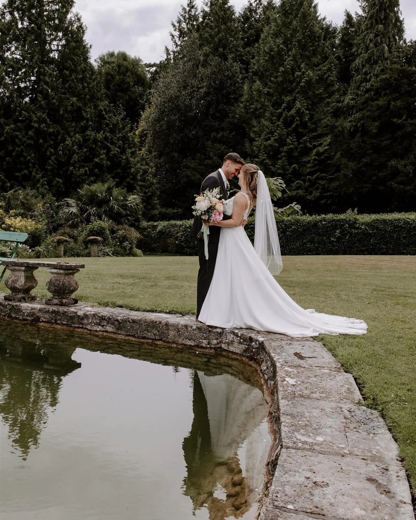 Finally married, Beth &amp; Dean 🤍✨ @pennardhouse 

Makeup: @celfie_hairmakeup 
Hair: @creativecurls_bykatie 
Venue: @pennardhouse 
Florist: @trelowenflowers 
Dress: @bridebydesign 
DJ: @enhancedentertainment 
Sax: @chrisfoylesax 
Cake: @abilaxo 
We