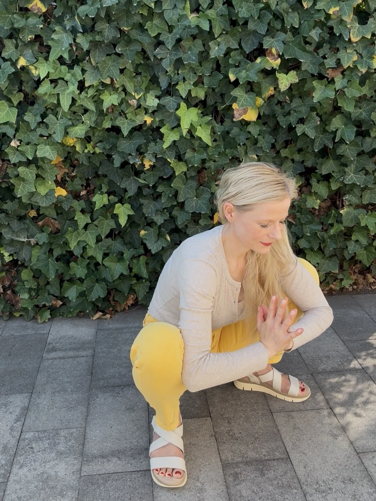 This is how you can ground yourself with Yin Yoga Squat Pose