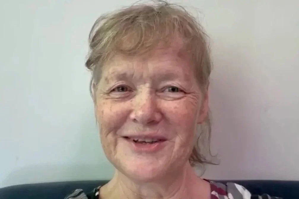 Ellen, Teacher early retirement