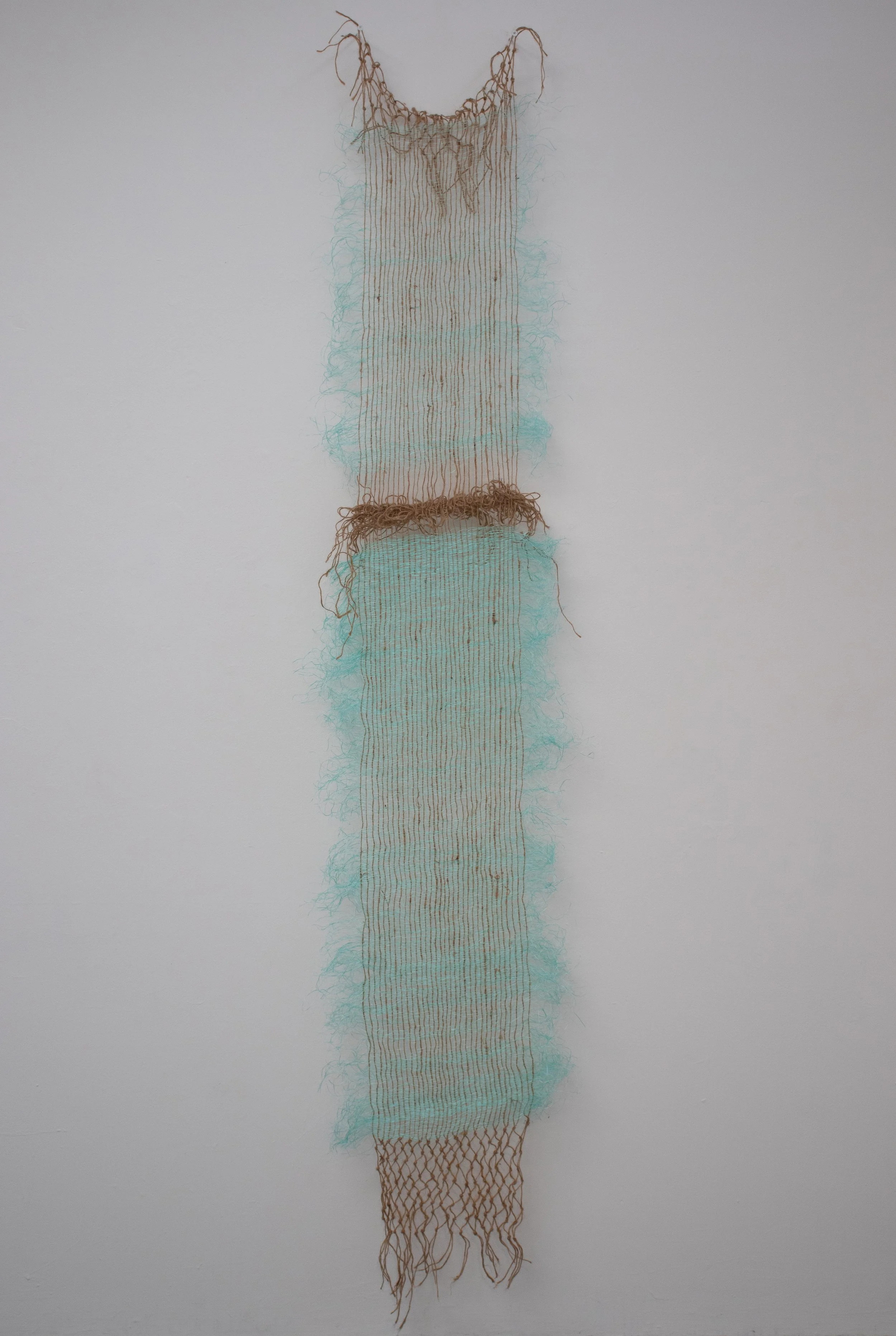 Cilice, 2021. Marine plastic and hemp. 255 x 55 cm.
