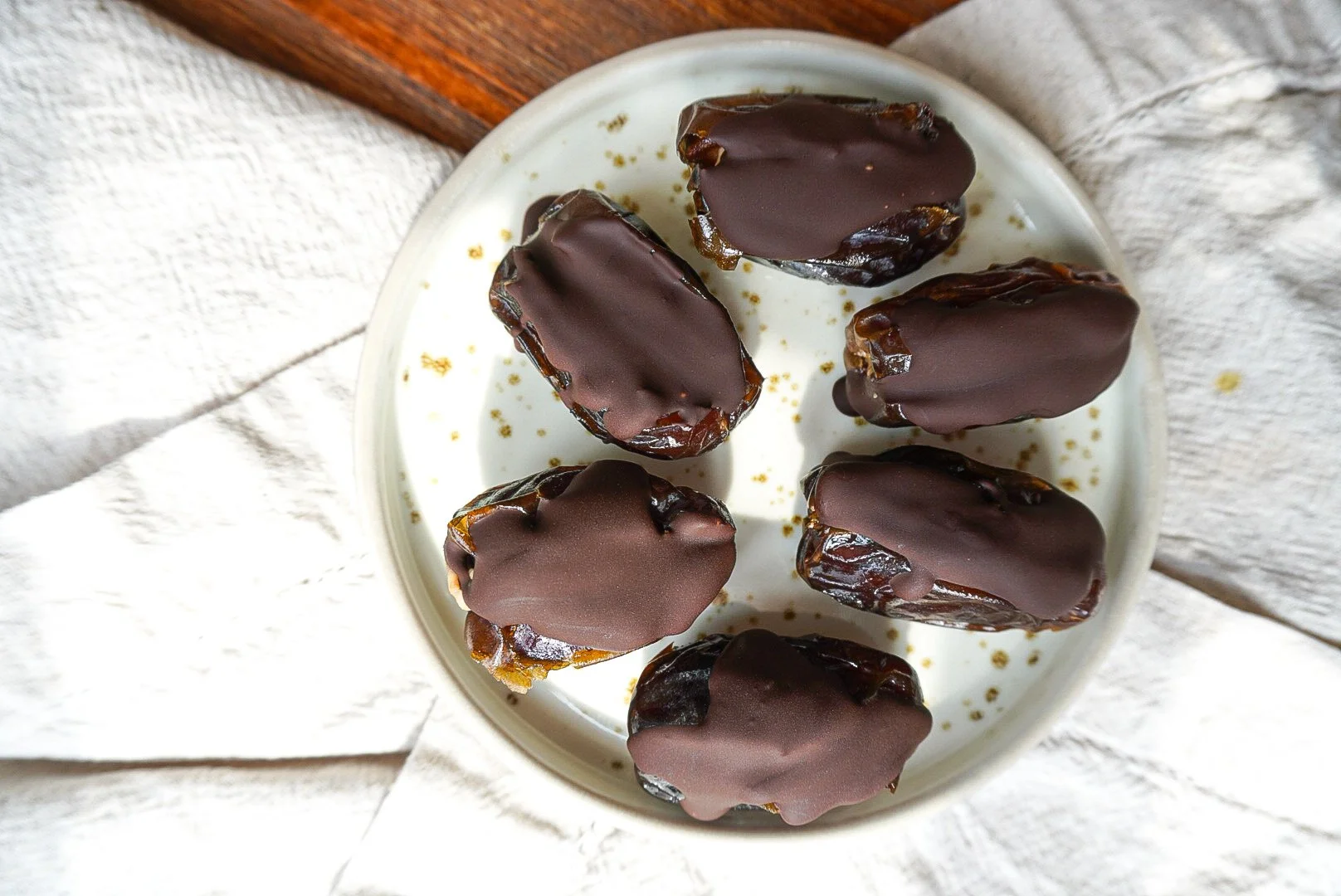 Picnic Strawberry and Date Dessert