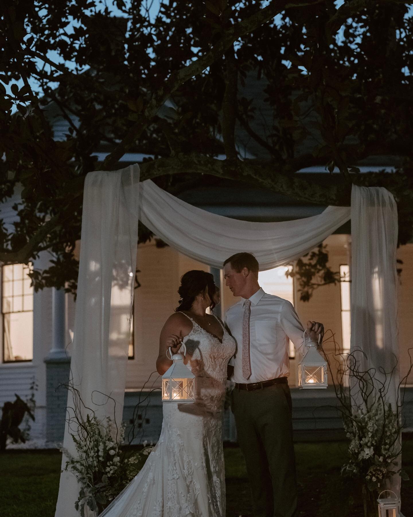 .
🌜Were discovering so many photo opportunities throughout the property!

Thanks to all the talented photographers that have been on site-
@annamariecreative caught such a romantic shot! 
.
🌙Even at the blue hour as Anna called it, that NC blue sky