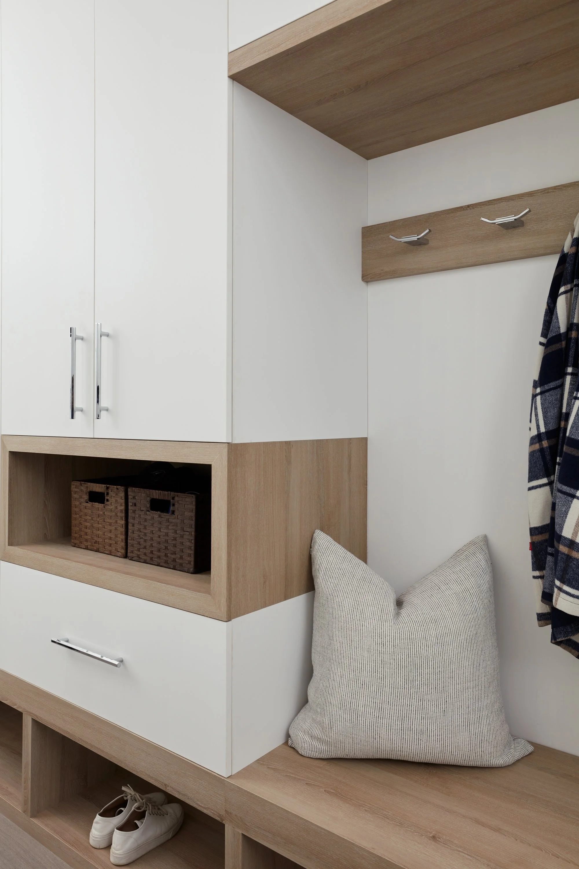 220324-SLD+HD+KCC_Mudroom_03.jpg