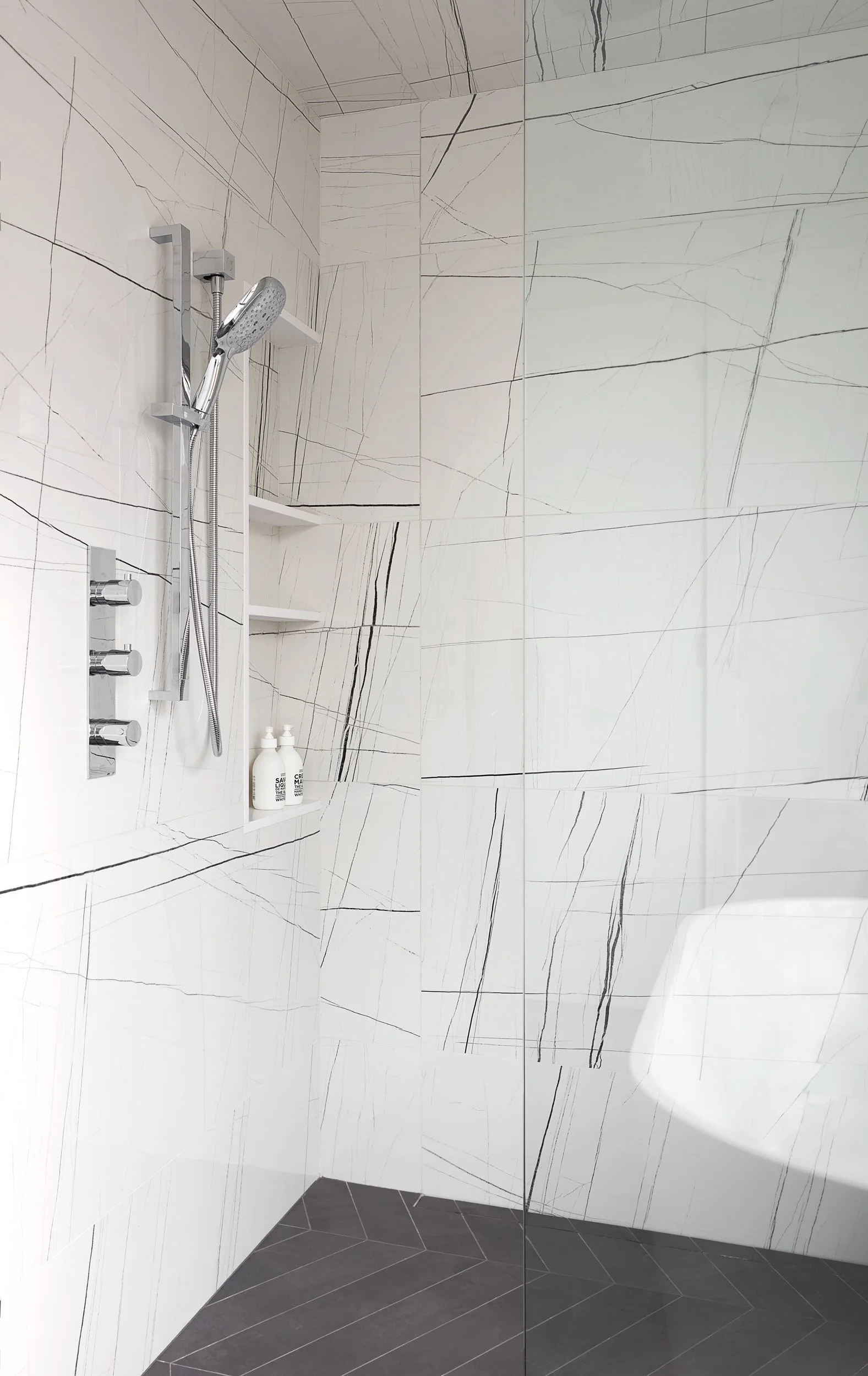 220221-SLD+MW+CBG-PrimaryBathroomShower_01.jpg