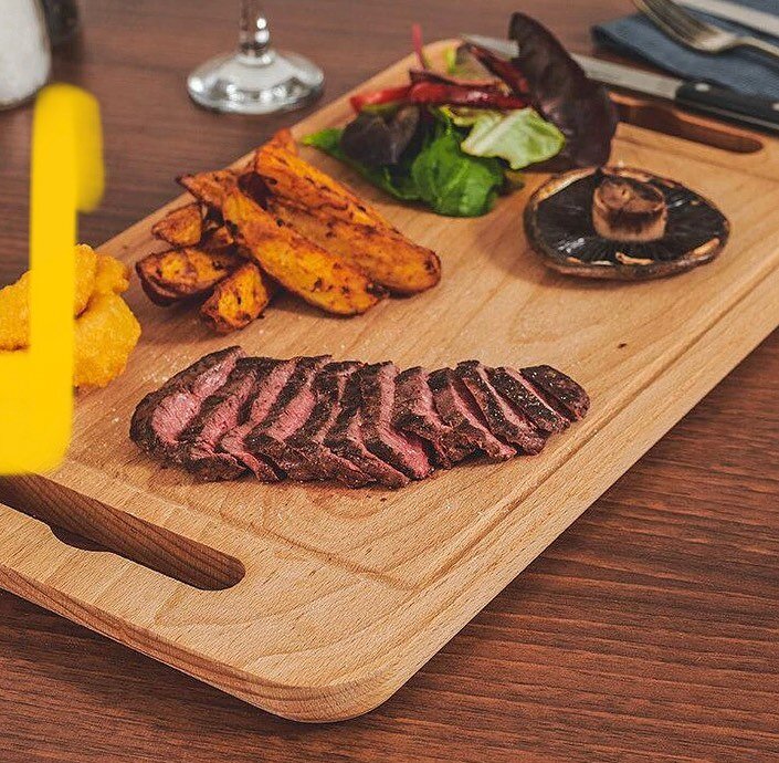 To share or not to share?

We love our beautiful hand crafted products from @thewoodlifeproject 

With values as strong as ours to support the environment and made in the UK you need these products in your kitchen 👩&zwj;🍳

This wooden serving board