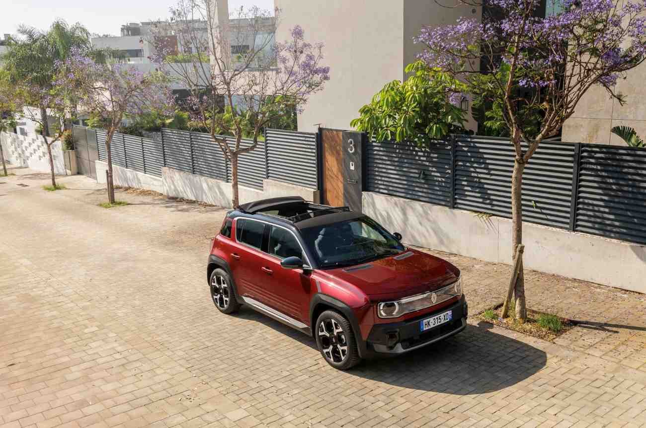 New Renault 4 E-Tech Review: Price, Range, and Salary Sacrifice Costs (2026)