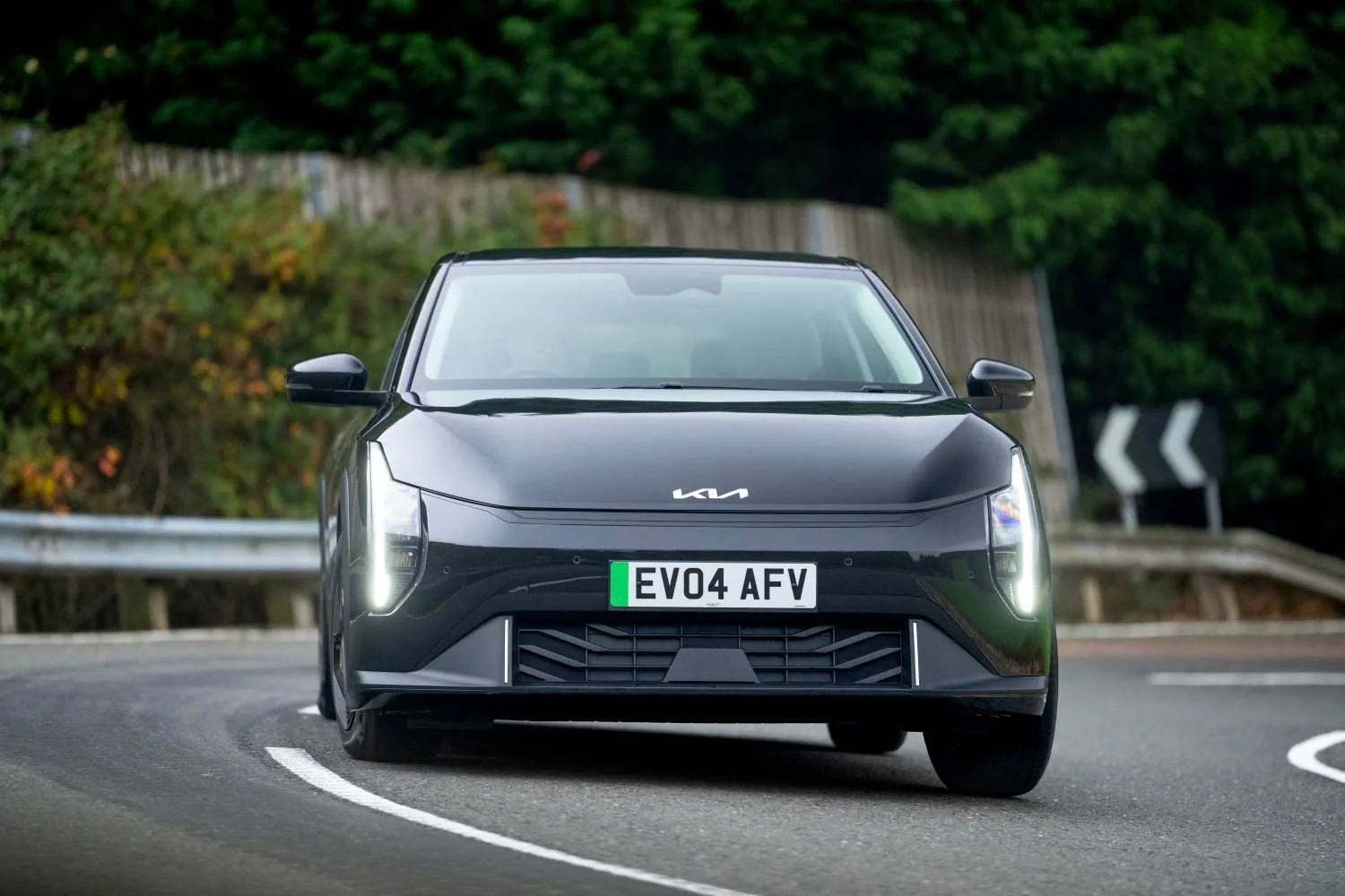 Small-29533-ev4-air-583kwh-fwd-phantom-black-67.jpg