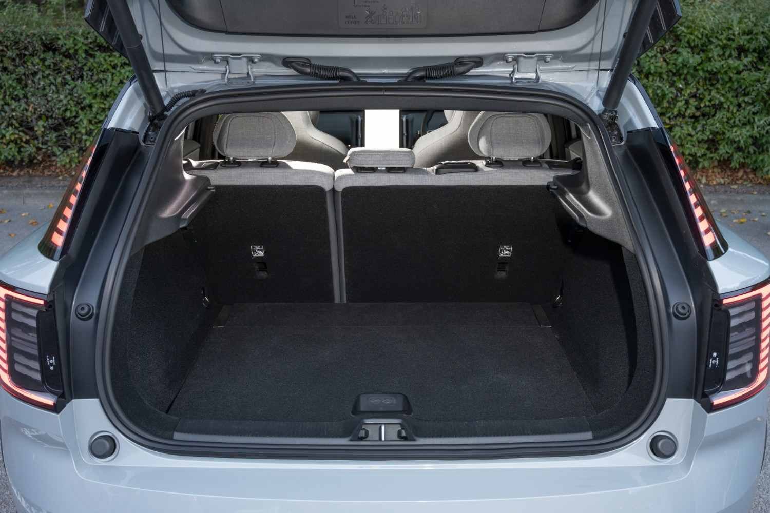 Volvo EX30 interior 072-100kb.jpg
