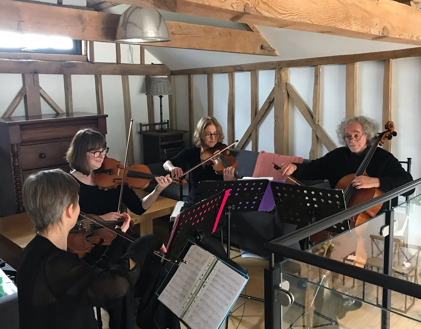 Today we played from the minstrel’s gallery at @theharesfield, for the lovely Ben and Ella’s civil partnership.
Dream team @florentinacatering @alisonstockmarr @crop_hair_braintree @kimburrowsphotography @theharesfield