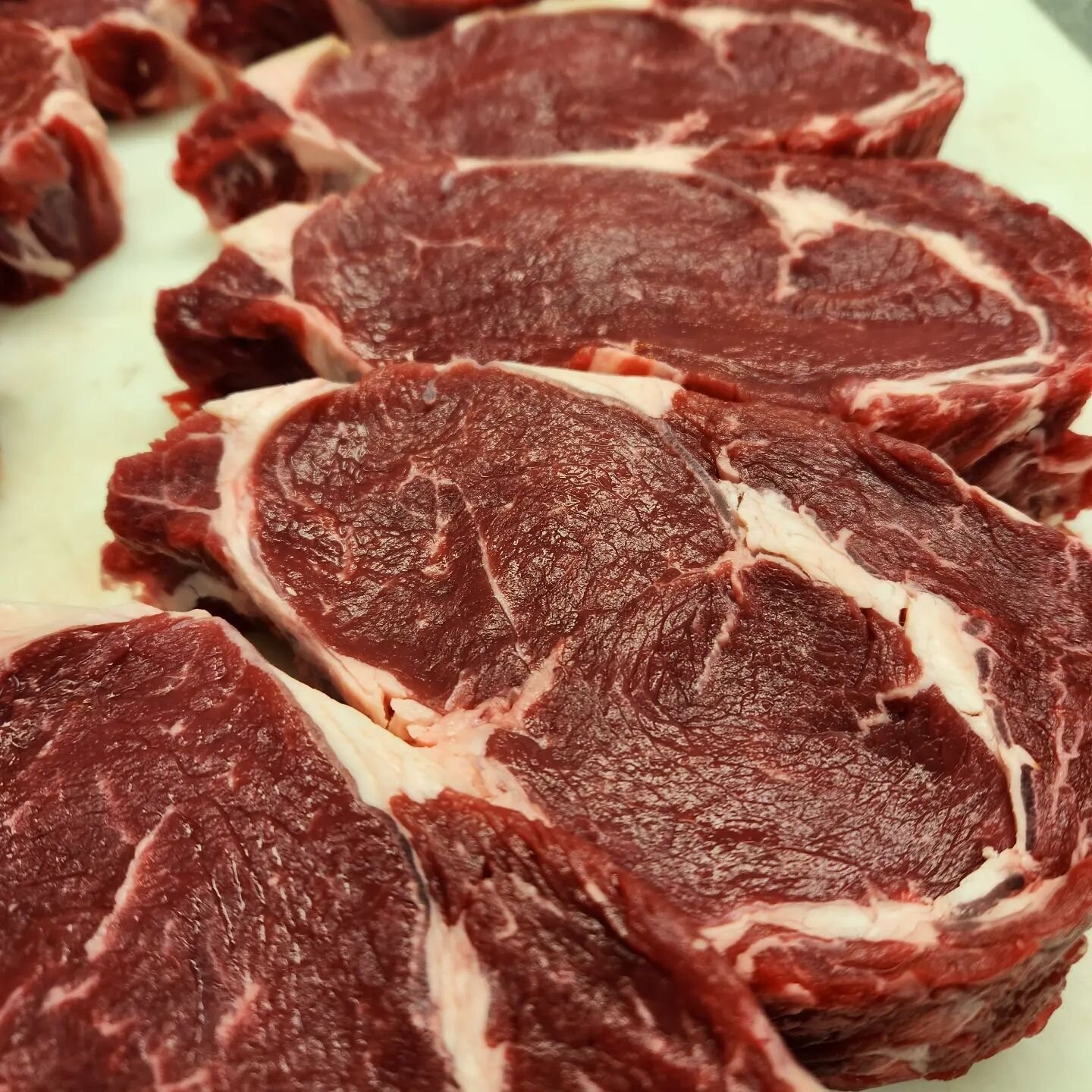 We have been waiting, and now they are ready! We have been dry aging these ribeyes for 40 days now! Very limited amount available. Will be in the counter this Thursday!

#dryagedbeef #yyc #yyceats #calgaryeats #regenerativefarming #grassfinishedbeef 