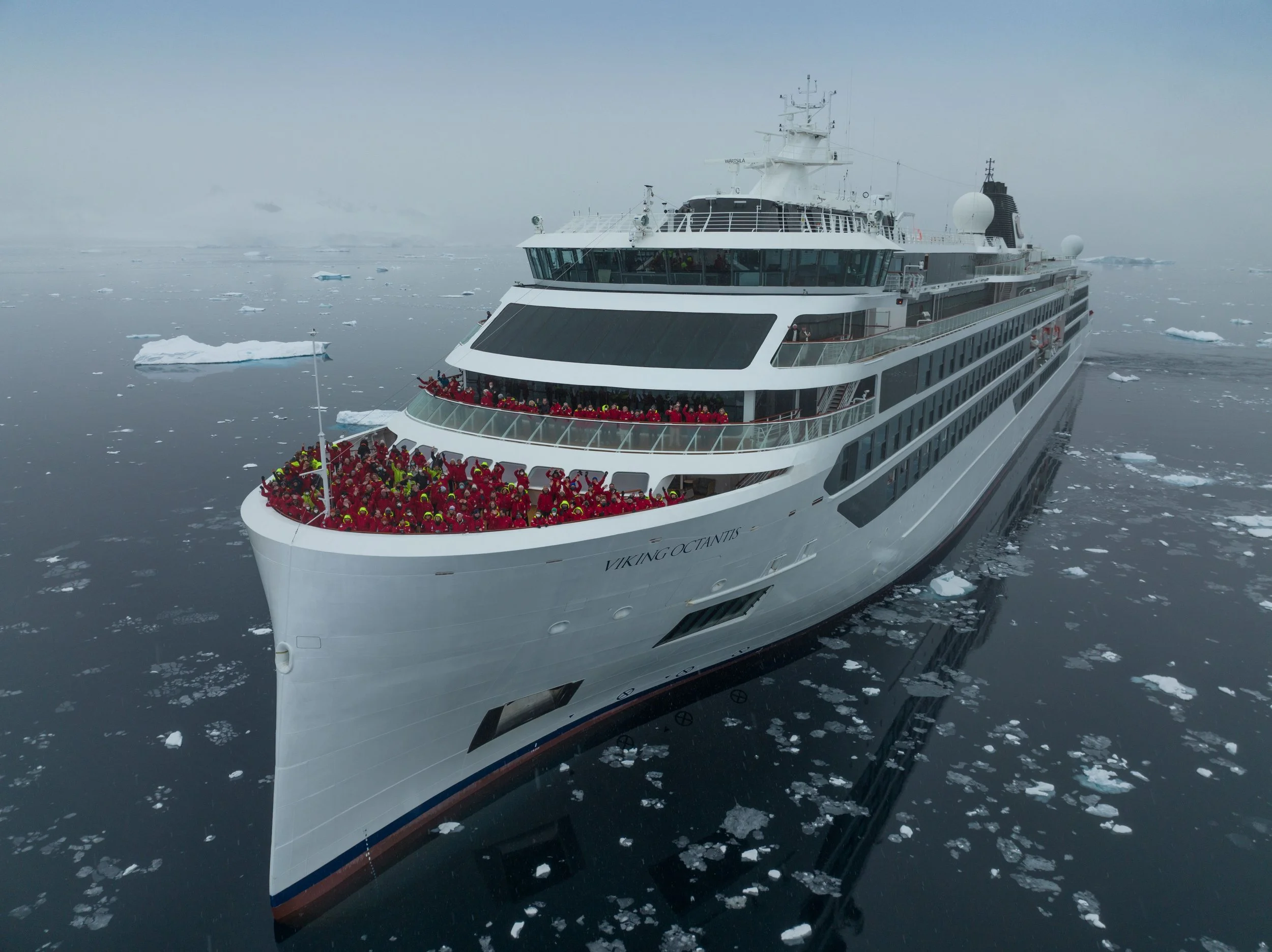 Expedition Ship - Antarctica_2026-01-06_18-41-58.jpg