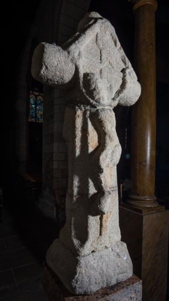 Plancoët-Crucified-side.jpg