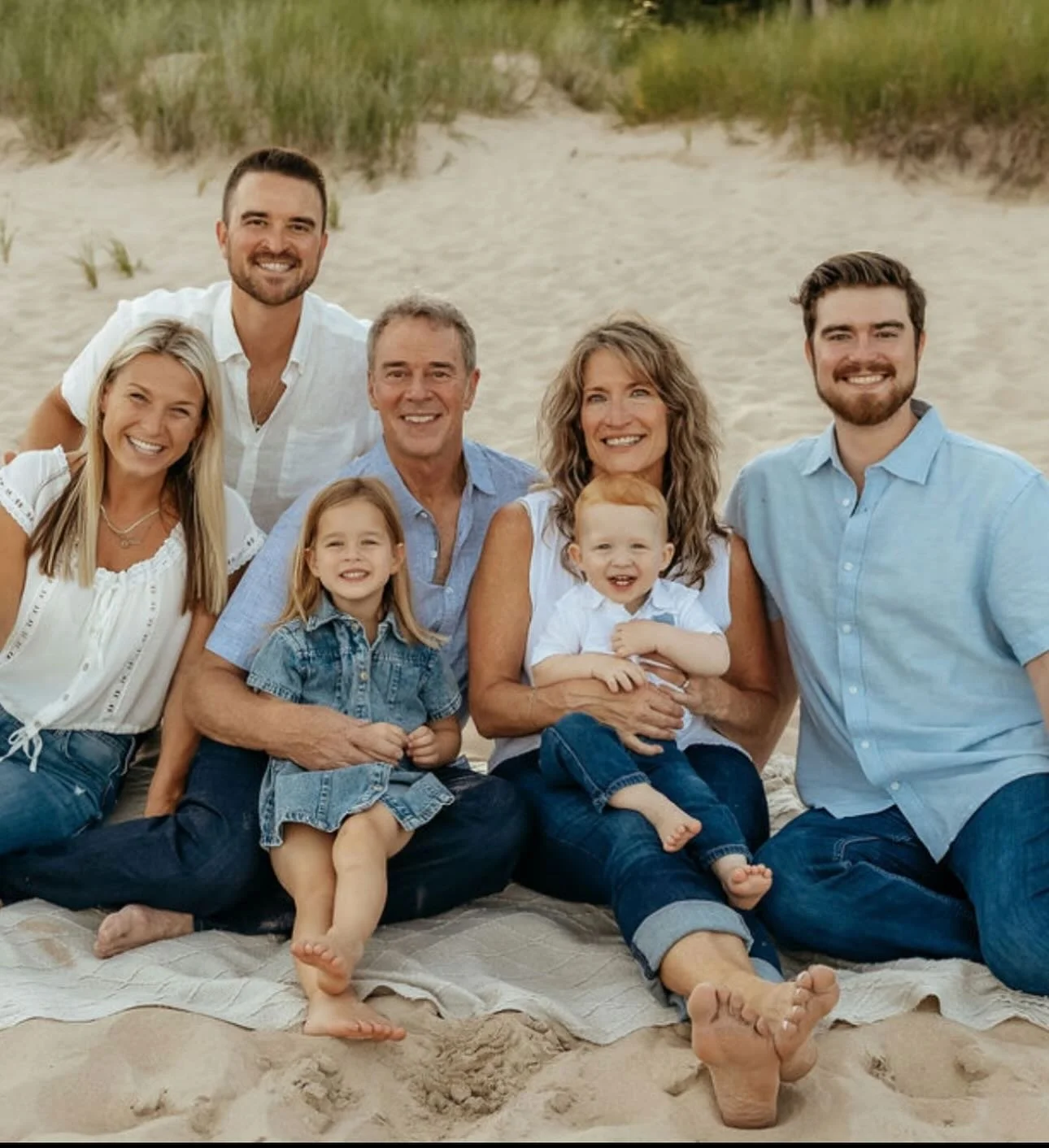 So thankful to Livy for capturing these special moments with my family I am so grateful for!!❤️❤️❤️@liv_to_capture_photography