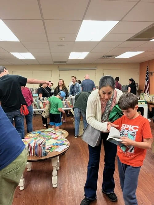 Book_Sale_2023_Photo_4.jpeg