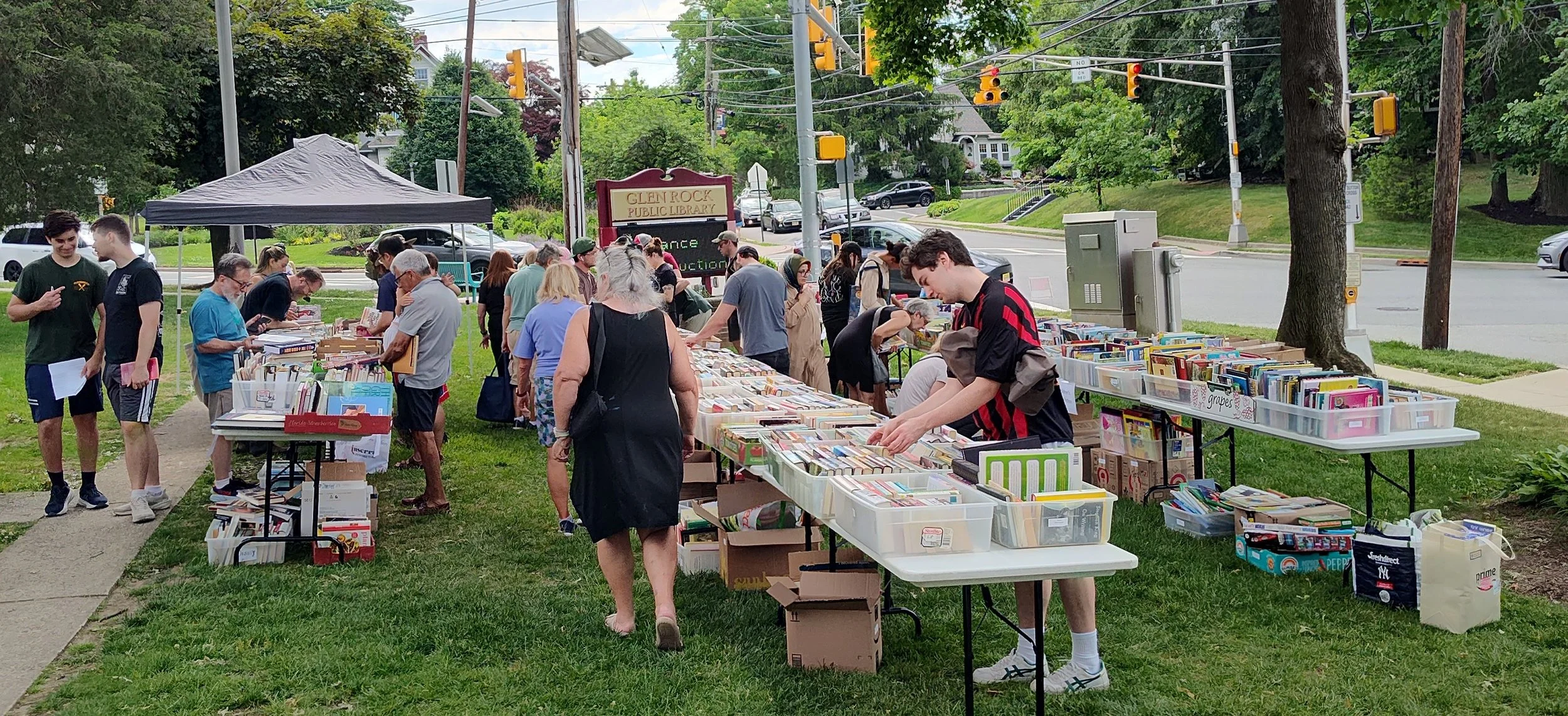 Book_Sale_2026_Photo_ (18).jpg