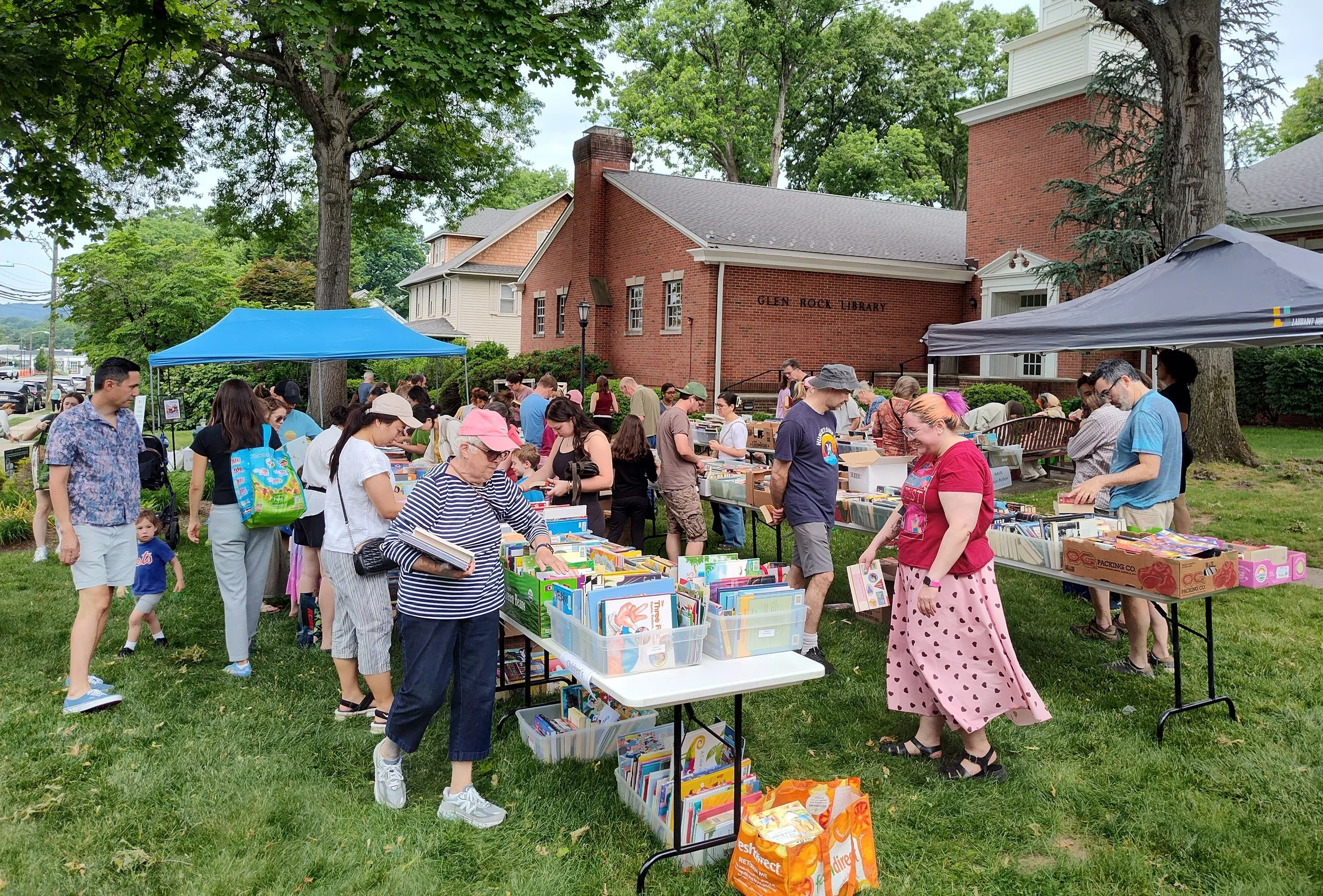 Book_Sale_2026_Photo_ (13).jpg