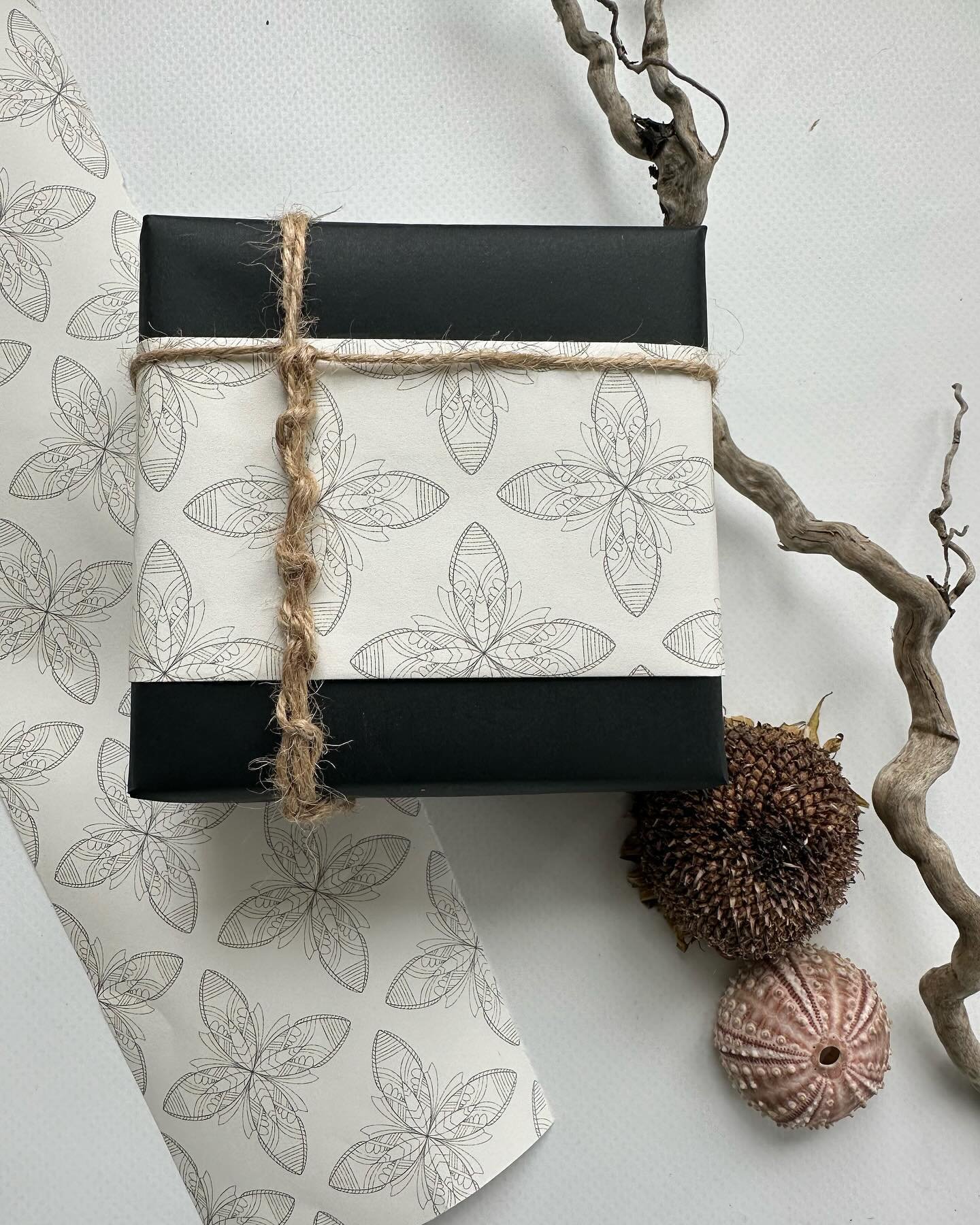 Wrapping gifts is truly one of my favorite things to do. It can be done in so many different ways.  I am always inspired by my garden and daily walks in the woods. For today&rsquo;s gift wrapping 101 sesh, I will share a few of my faves.  This wrappi
