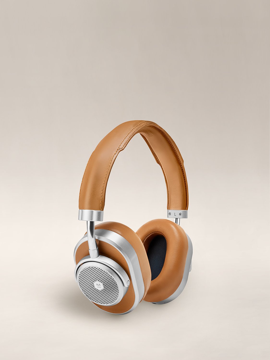 PDP_MasterandDynamic_Headphones_PLP_3x4_01.jpg