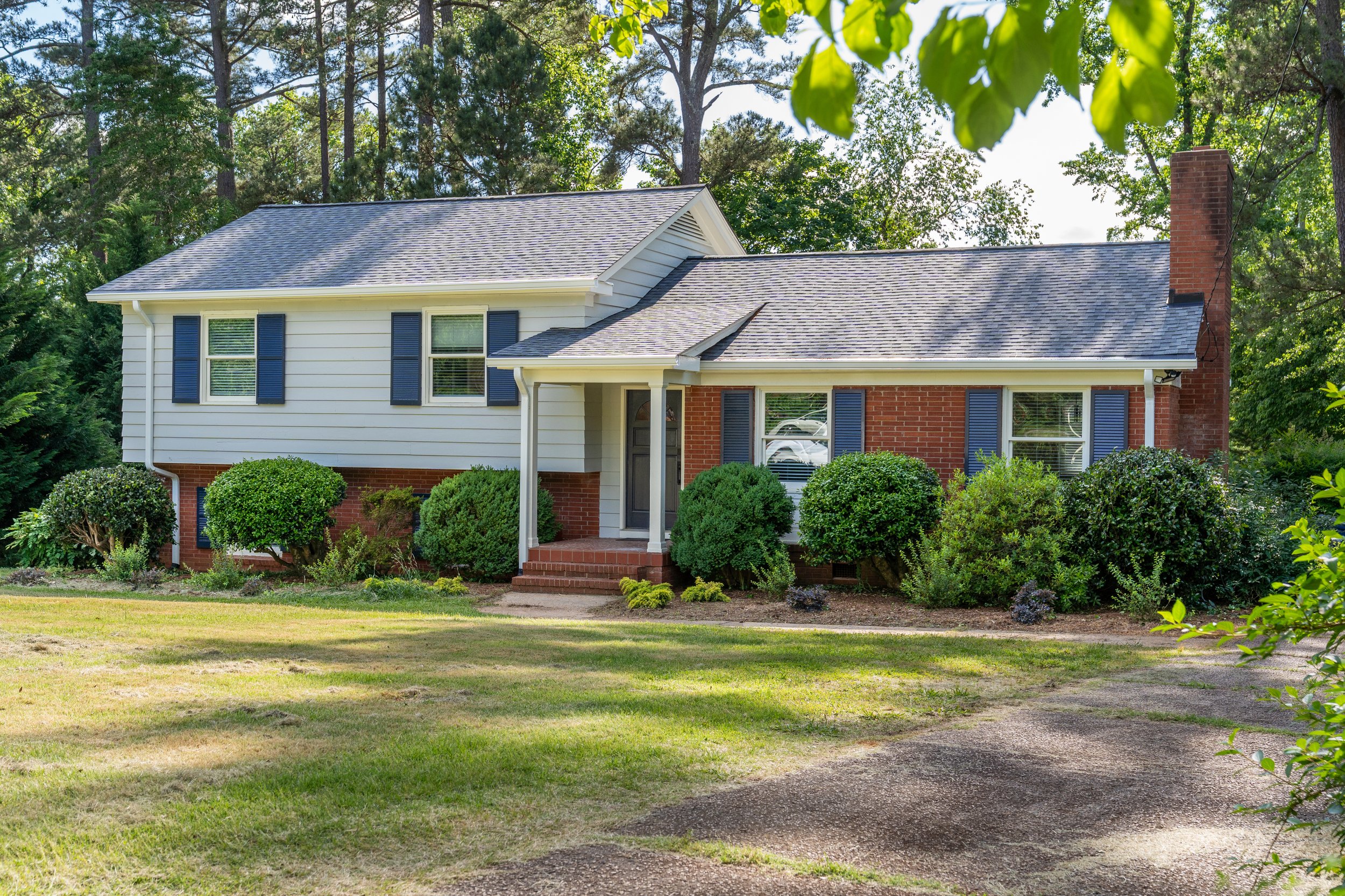 2-4813 GLEN FOREST-FRONT EXTERIOR.jpg