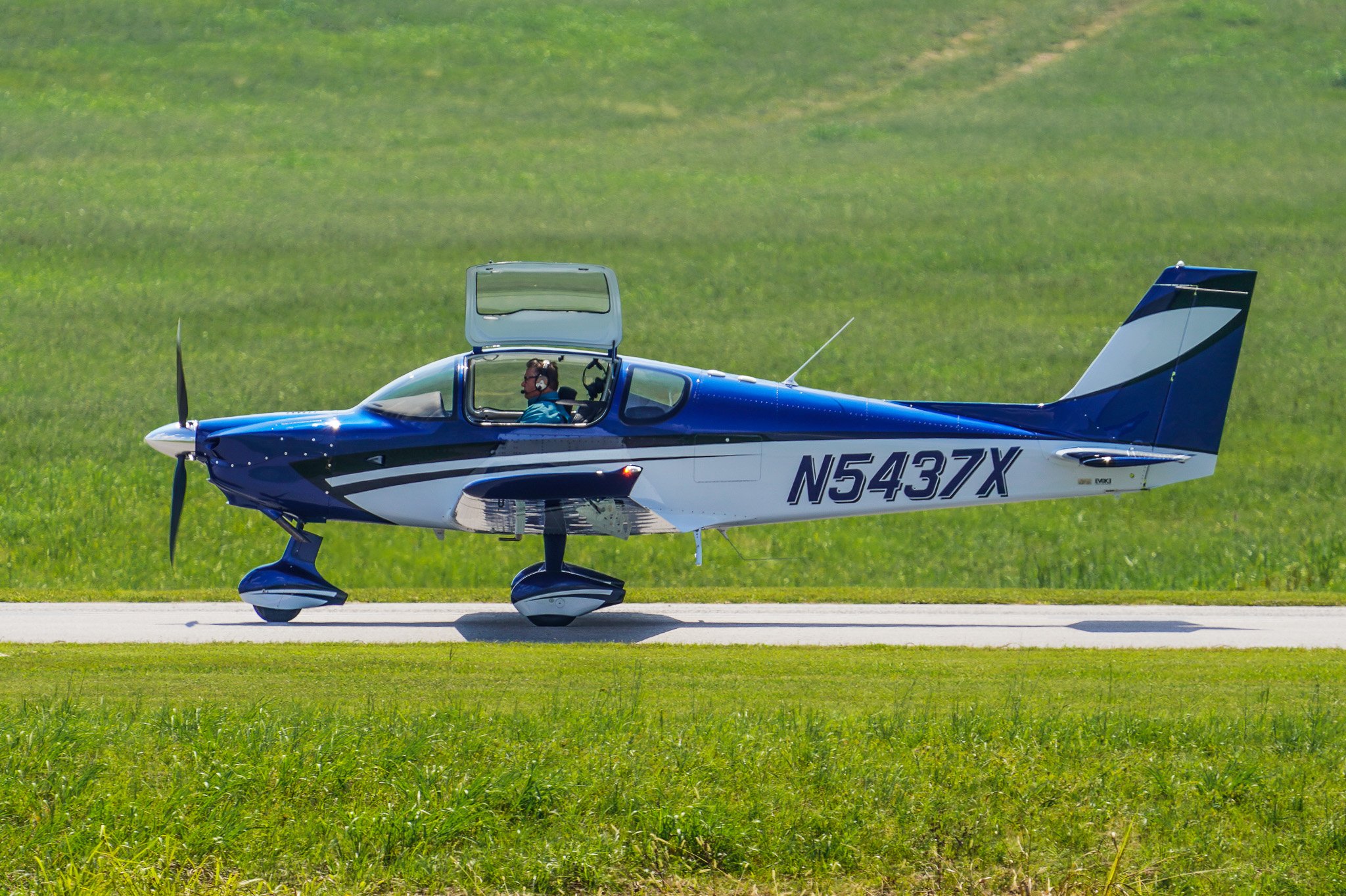 Sling TSi N5437X Custom Paint Scheme