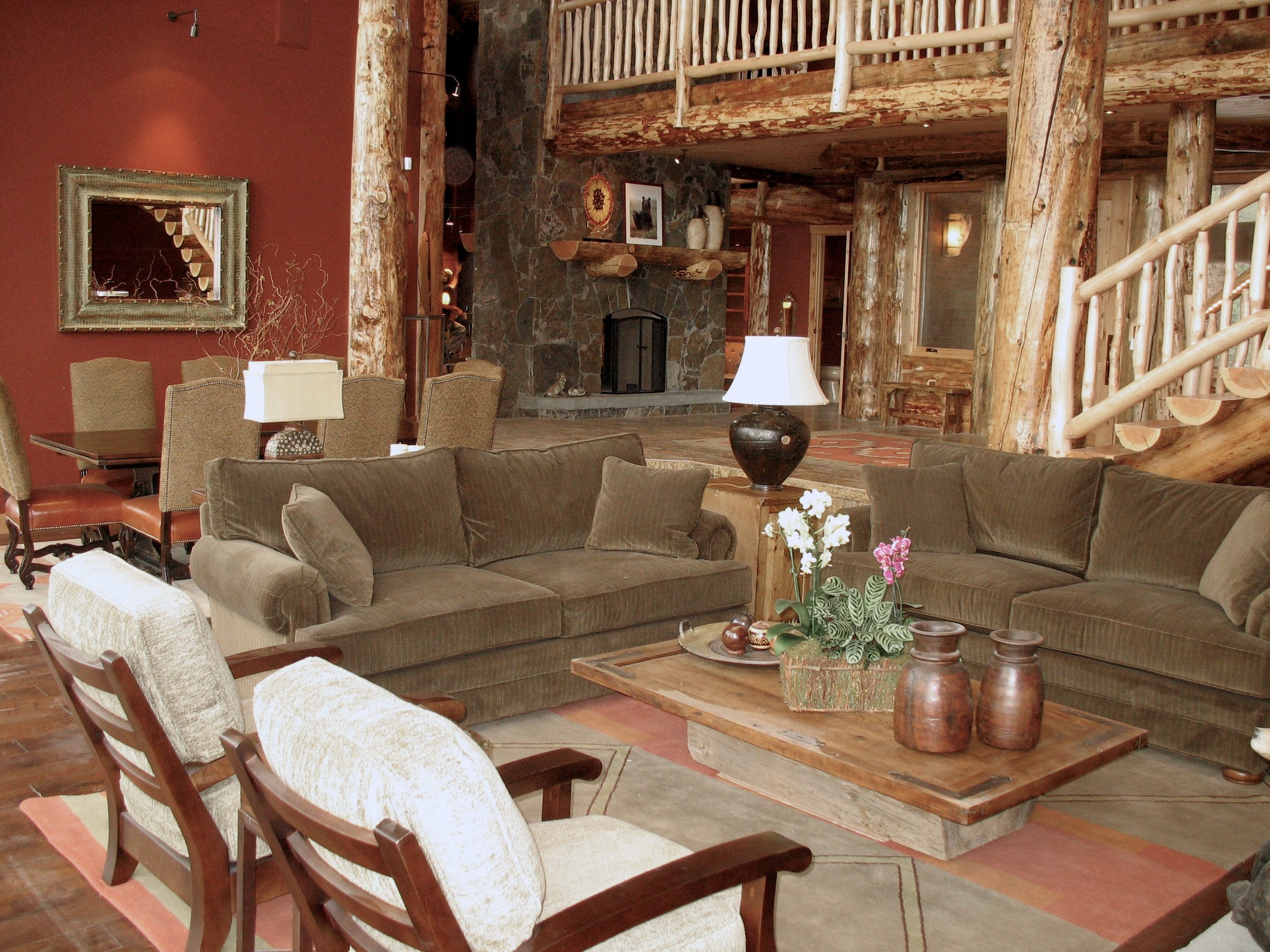 RUSTIC LOG HOME IN THE COLORADO MOUNTAINS
