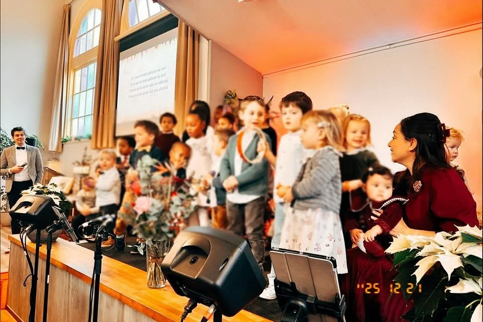 New Year&rsquo;s resolution for 2026: A heart of #gratitude changes how we see everything 🧡 
.
.
.
We are thankful for God&rsquo;s #faithfulness, for our church family, all the children, big and small, and for every step He walks with us. &ldquo;Giv