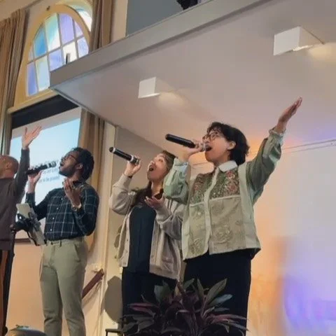 Happy Sabbath 🧡 | Longing for #company, #fellowship and #rest? Come and join us at #REGIODAG: tomorrow at 10.30 am in #Utrecht ➡️ www.r25.nl - #swipe voor het thema van de dag! 👑
.
.
.
LET OP: morgen sabbat 15 maart eenmalig g&eacute;&eacute;n ered