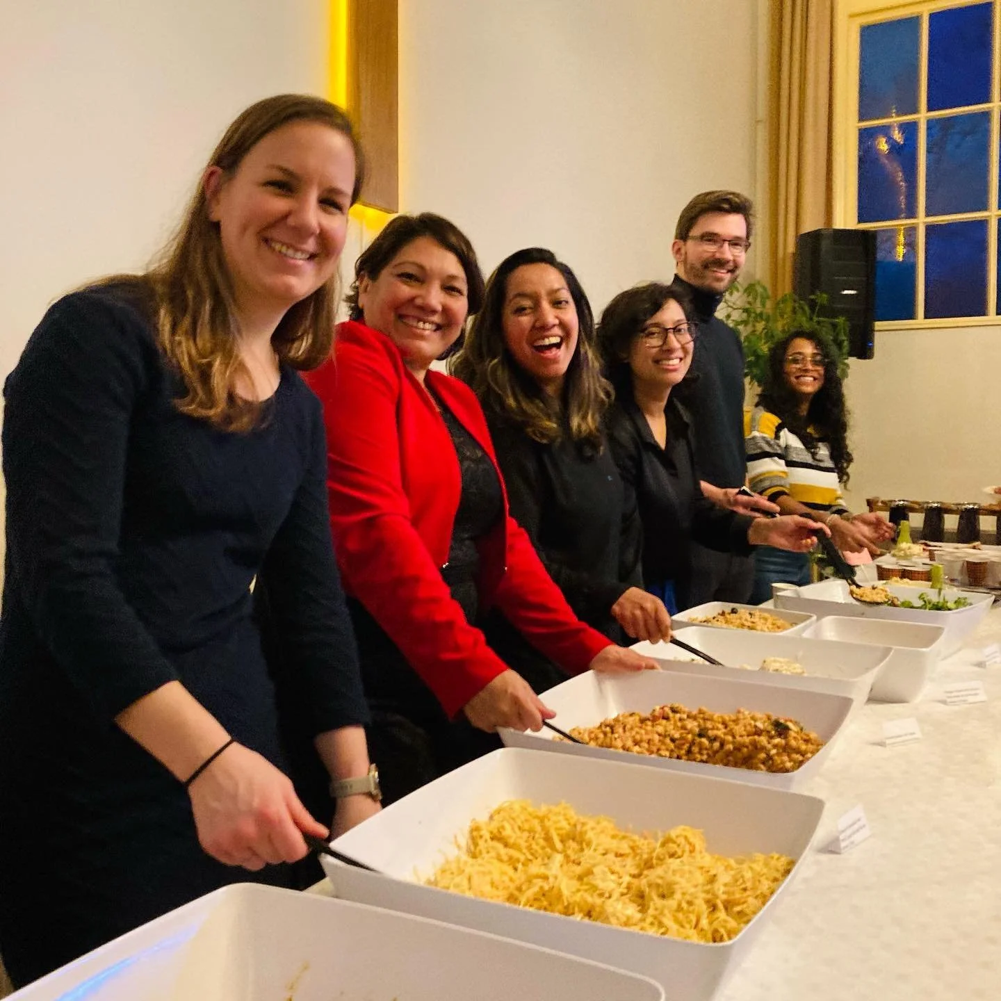 In februari namen we afscheid van onze predikant Jurri&euml;n 👋🏽 tijdens het middagprogramma blikten we terug op de afgelopen jaren, waar een heerlijke maaltijd niet aan kon ontbreken 🍽️🥗🎉🍪 #solongfarewell #churchfamily #adventkapelhth 
.
.
.
L