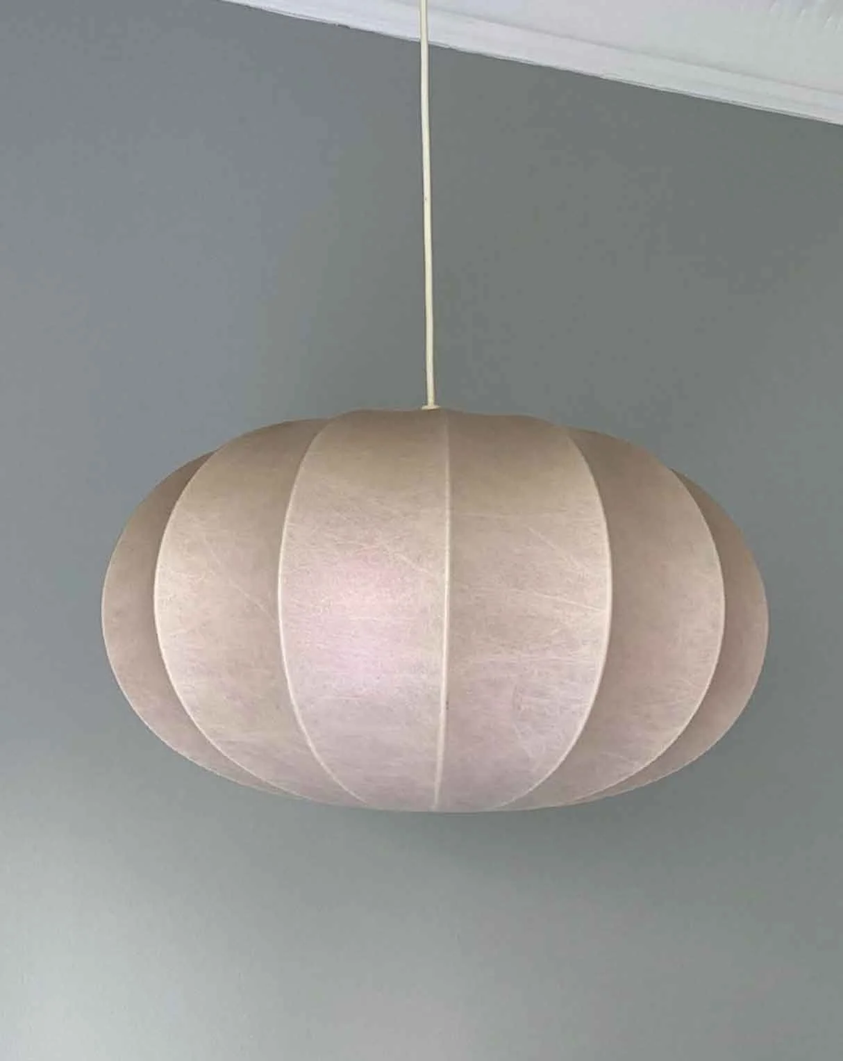 Rosa cocoon lamp / Italy / 1960's / Not available