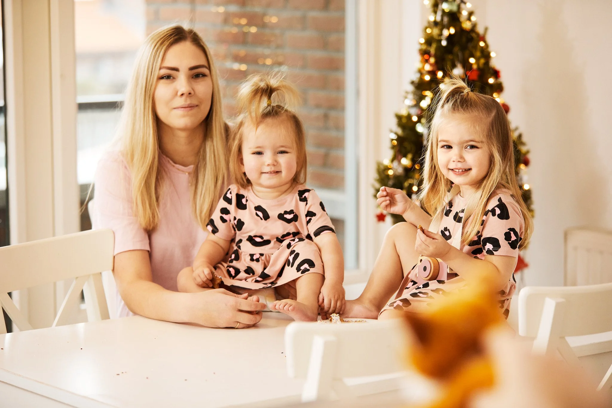 familiefoto-lifestylefotograaf-gezinfoto-videosessie-studiofotosessie-Noord-Brabant-MWHomik 6.jpg