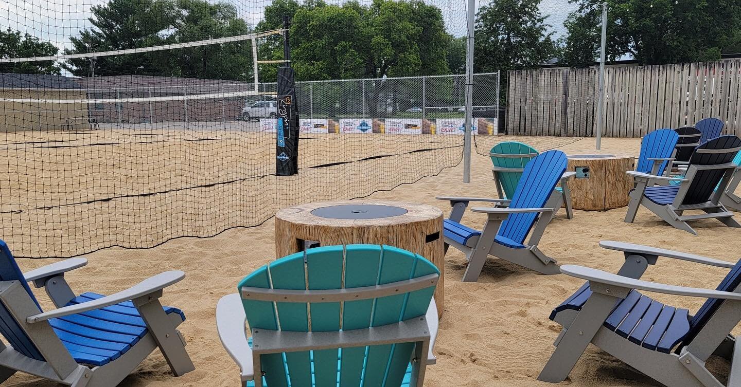 What better way to spend a summer night than sitting in our NEW Adirondack chairs next to our NEW fire pits. Come down to The Sandbar at Kingpin Social, dig your toes in the sand, and relax!