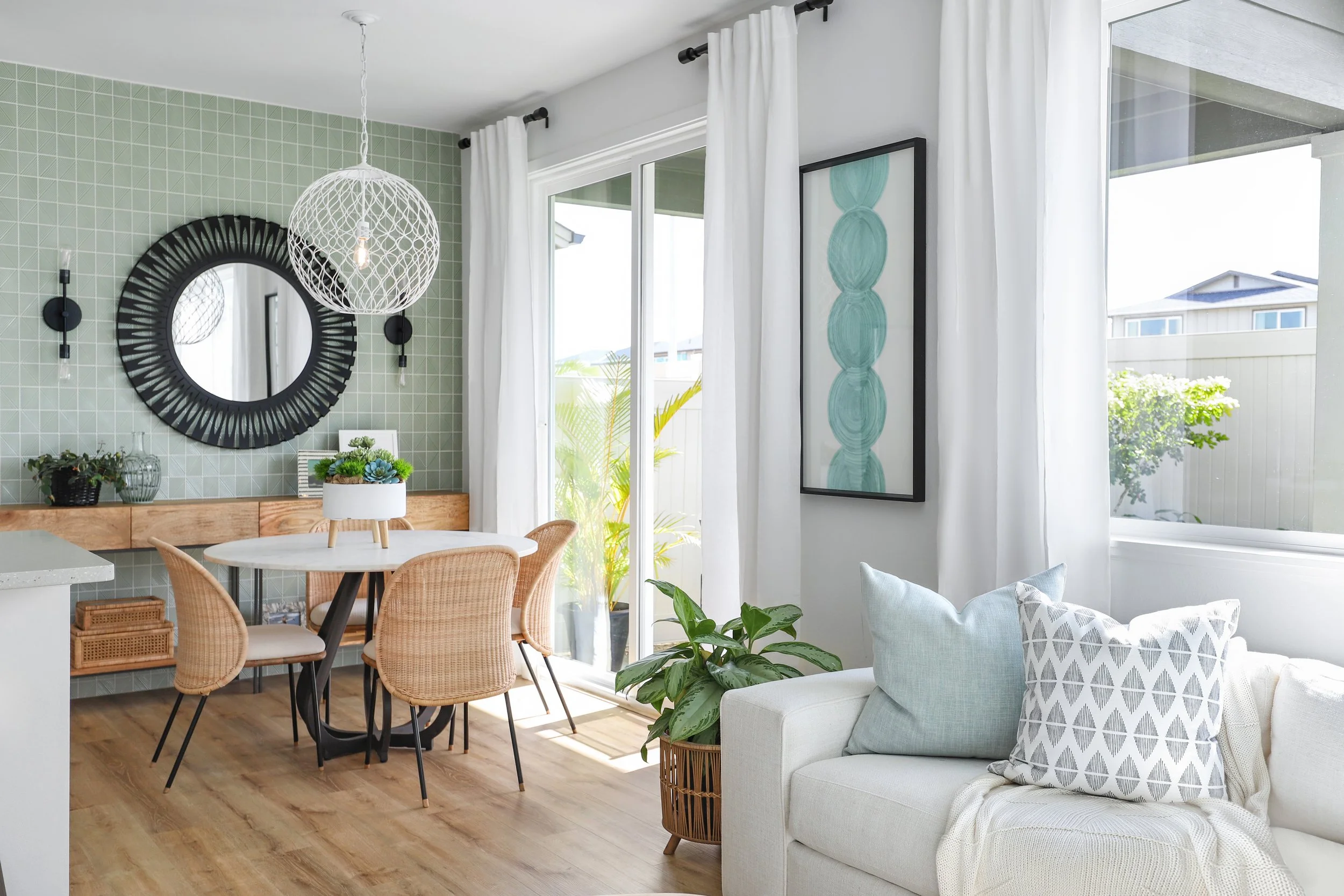 Carlyle Design Studio, Inc. × Surfers Cottage: Surfers Cottage Interior ...