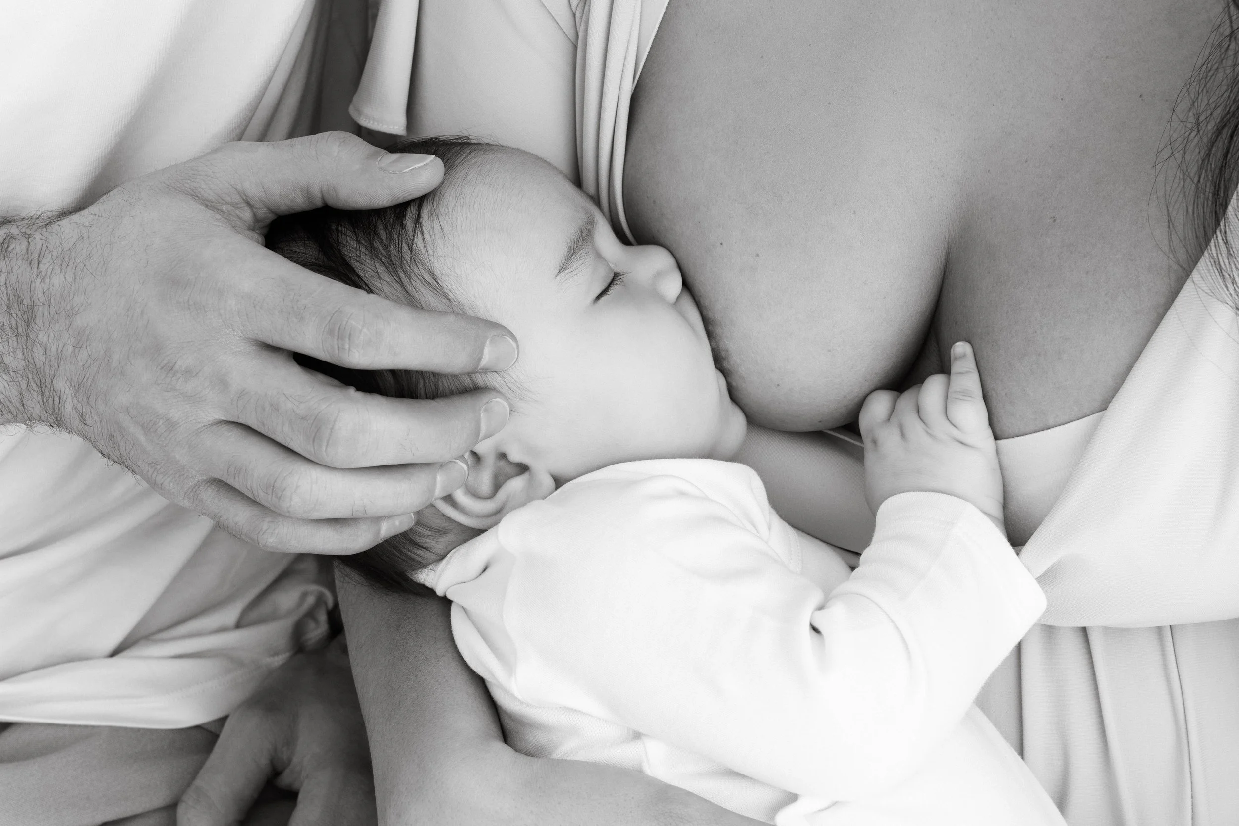 photo allaitement maman bébé