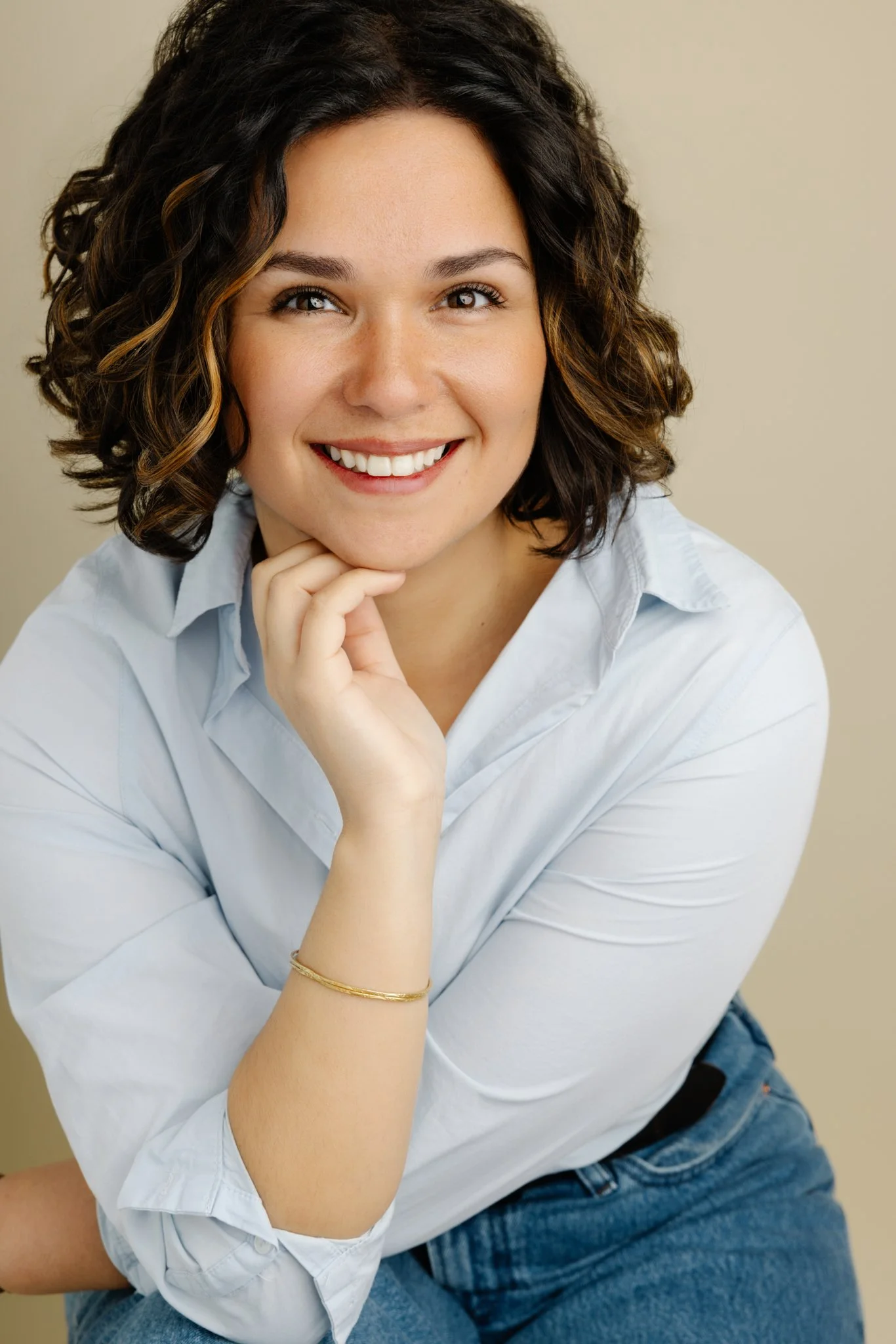 photo-linkedin-cv-jeune-femme-portrait-professionnel-marseille.jpg
