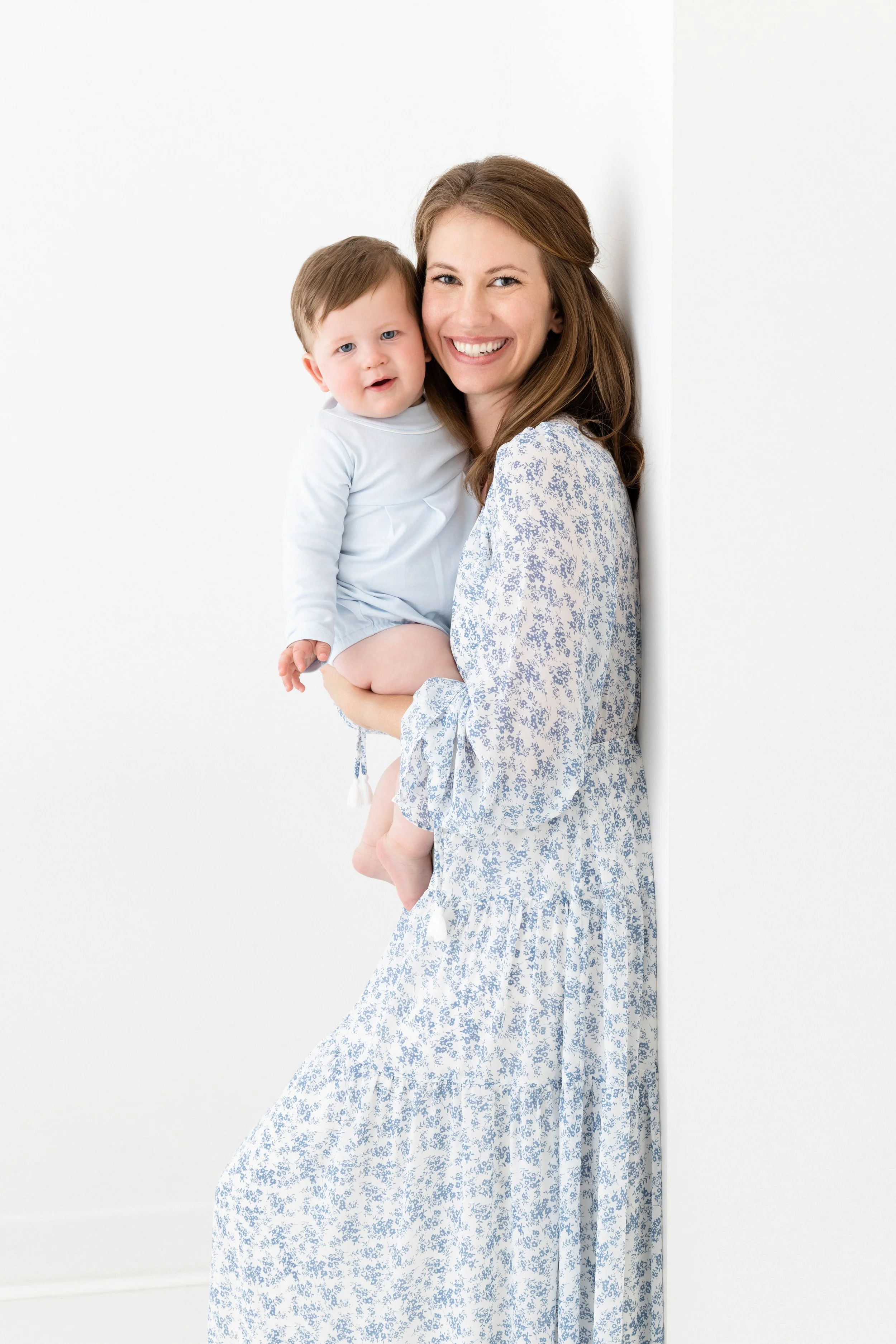photo bébé naturel avec maman studio photo