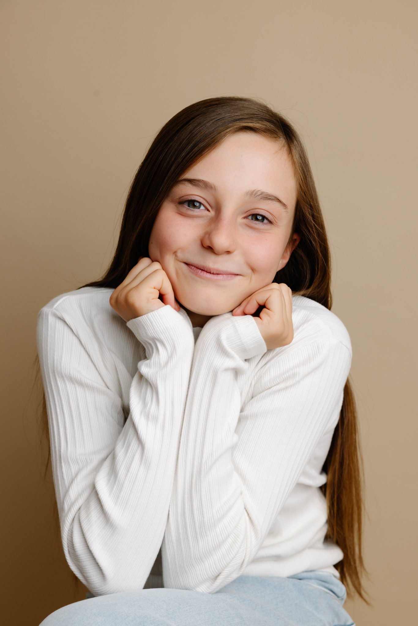 portrait-jeune-fille-studio-aix.jpg