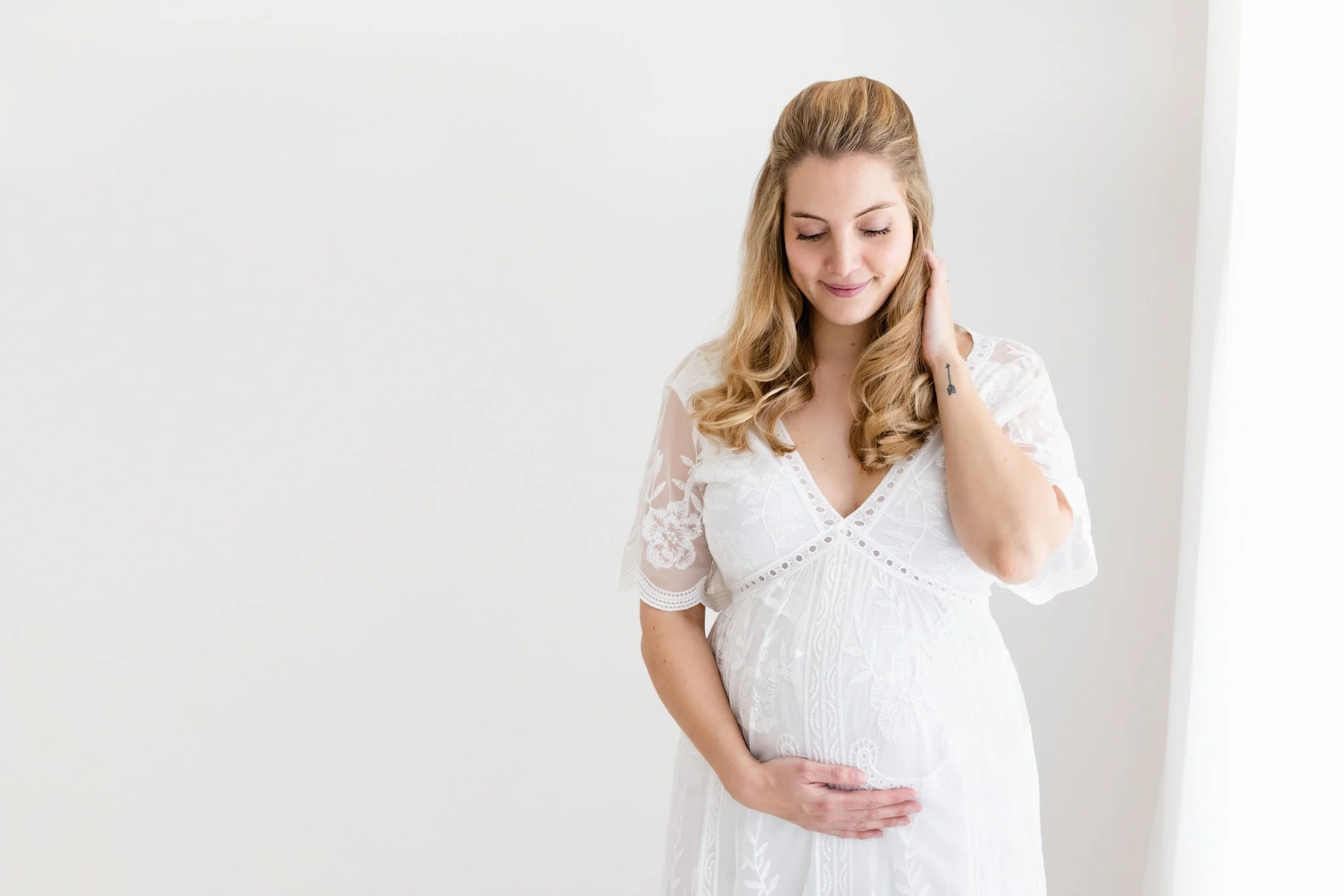 photographe-grossesse-minimaliste-studio-cabriès-camillecd.jpg
